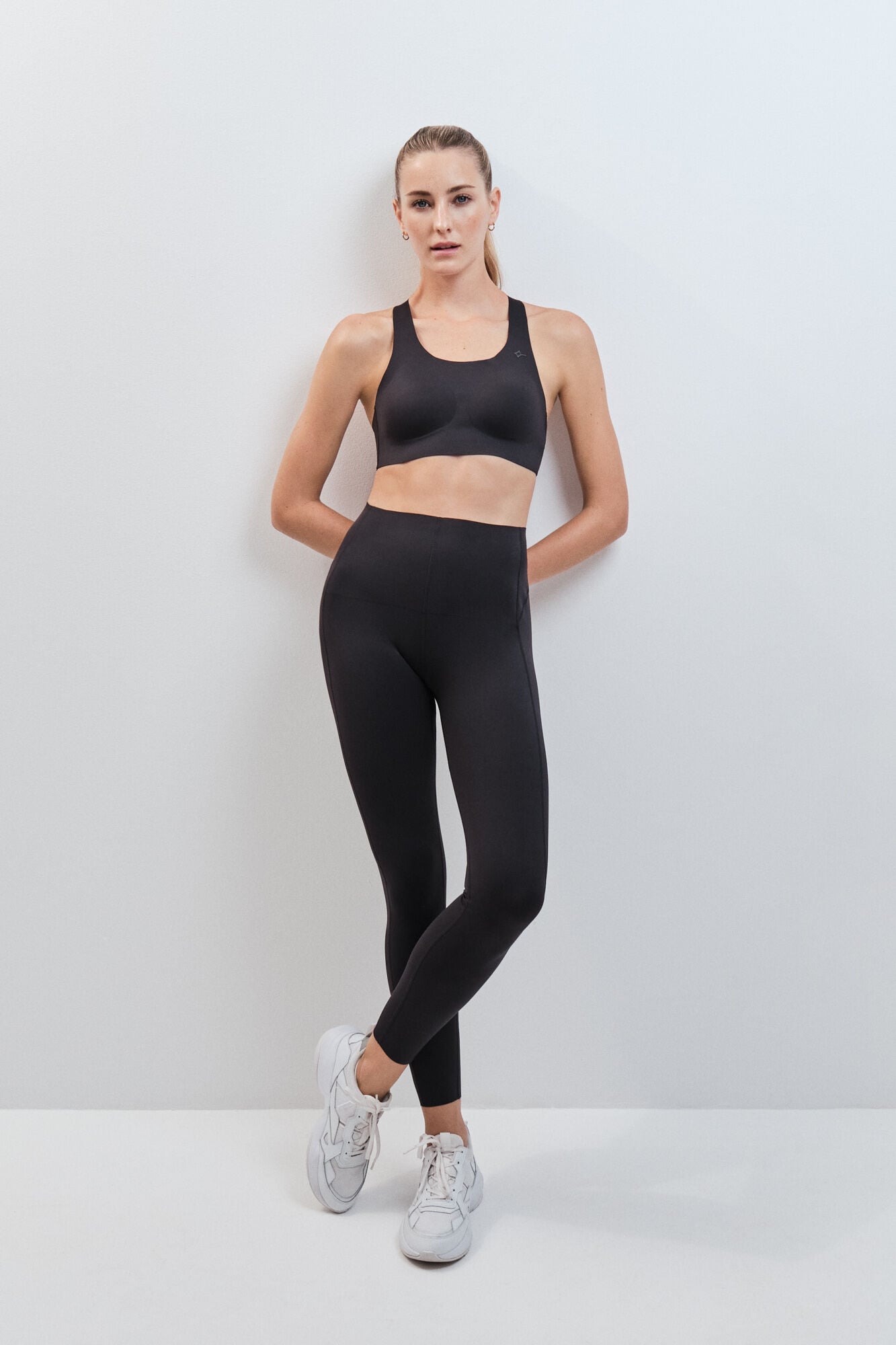 Dash and Stars Soutien desportivo COMPRESSIVE preto preto