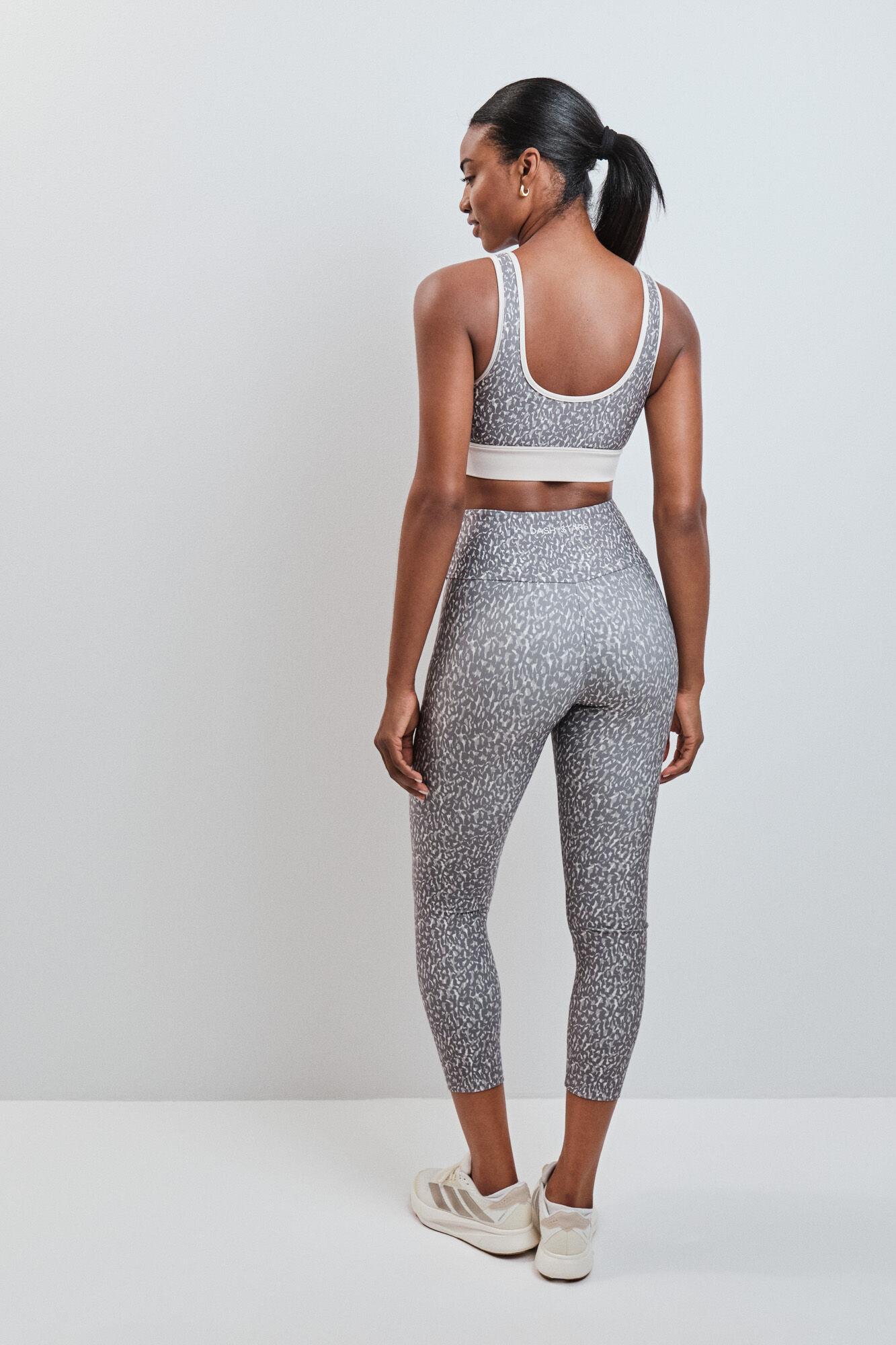 Dash and Stars Leggings crop 4D STRETCH estampado manchas marrom cru