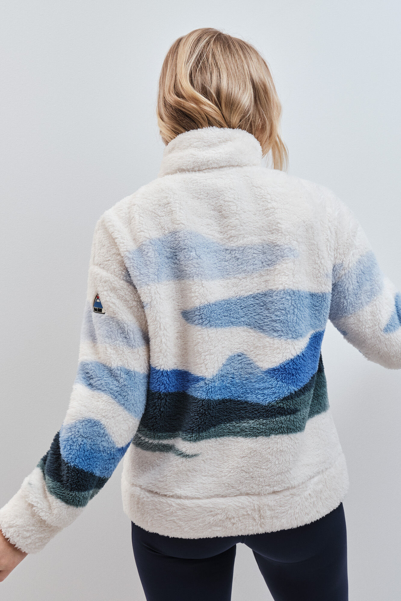 Dash and Stars Sweatshirt polar estampado paisagem Jap&atilde;o beige