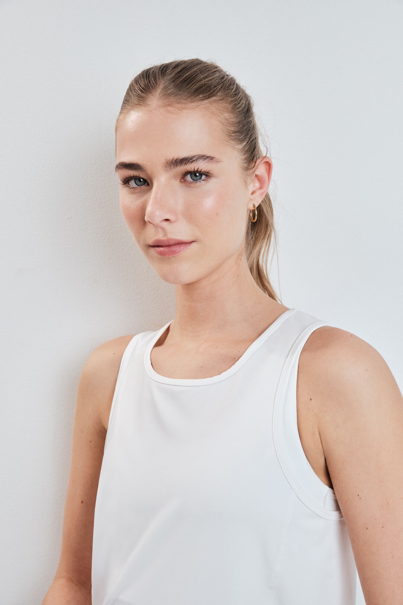 Dash and Stars T-shirt t&eacute;cnica halter sem mangas branca branco