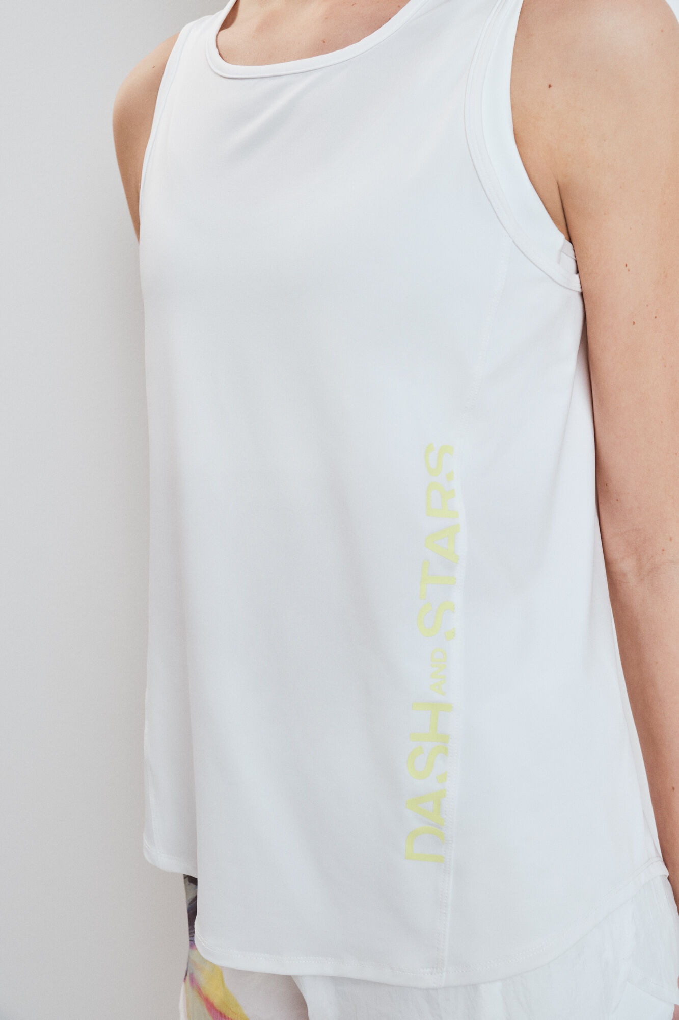 Dash and Stars T-shirt t&eacute;cnica halter sem mangas branca branco