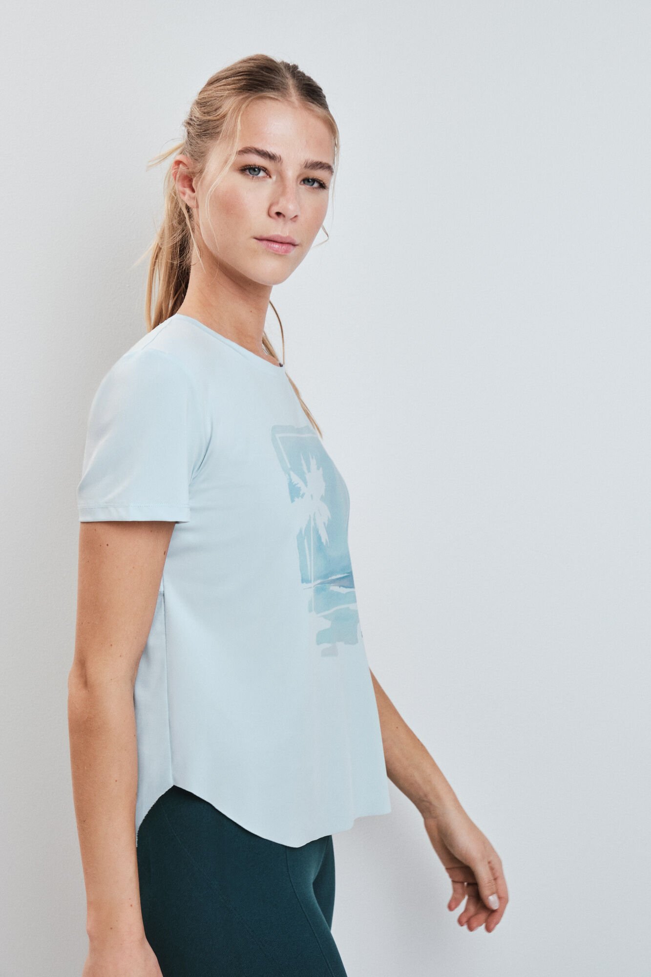 Dash and Stars T-shirt manga curta com painel em tercido mesh azul azul