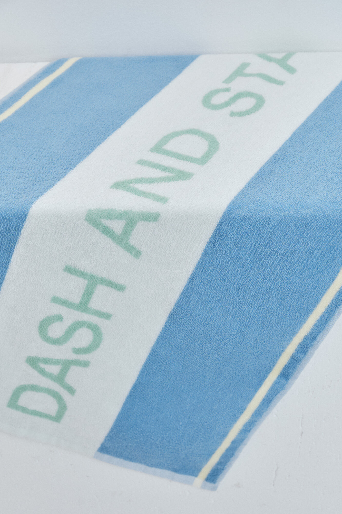 Dash and Stars Toalha em algod&atilde;o azul azul