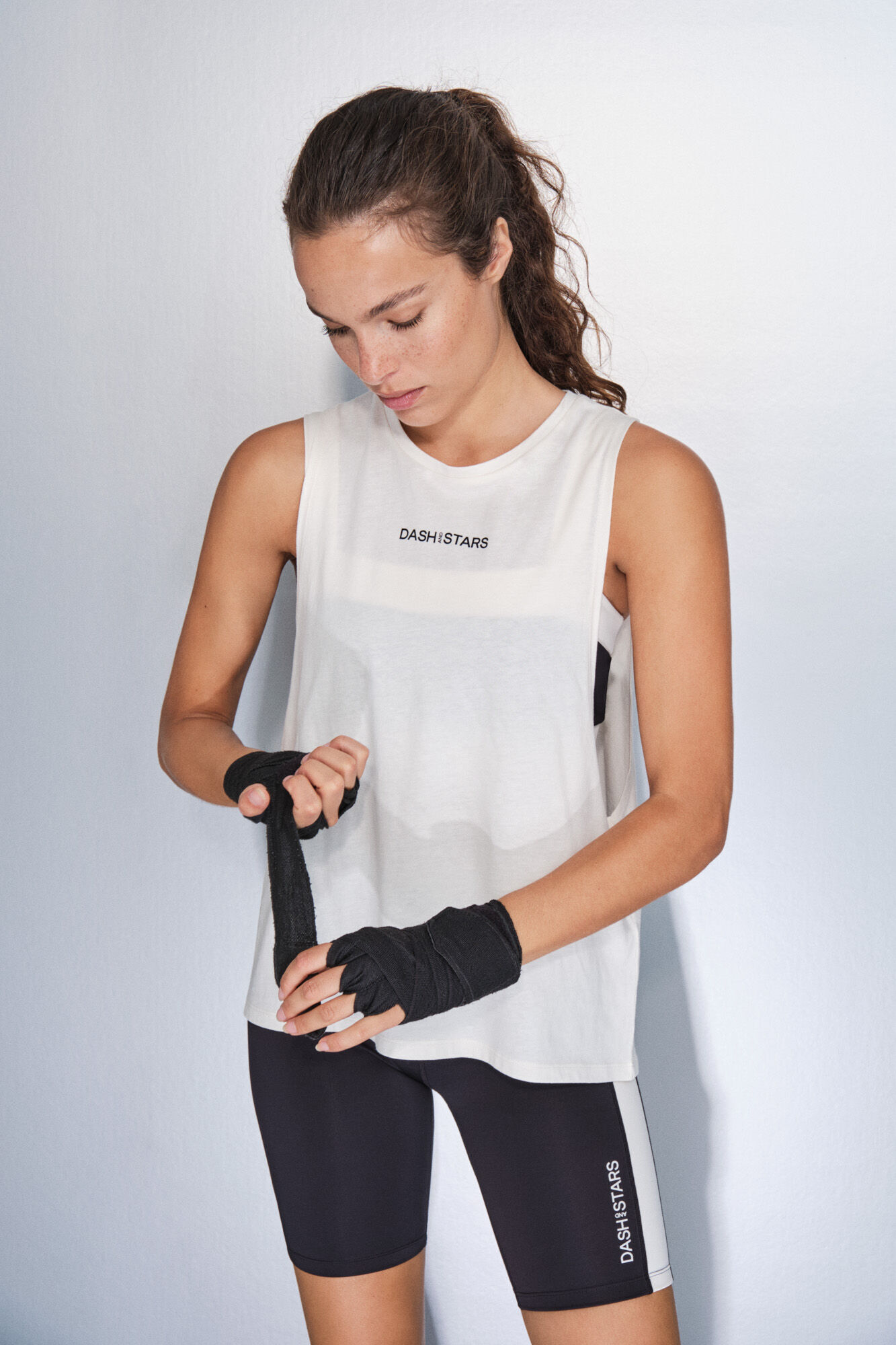 Dash and Stars T-shirt halter sem mangas de algod&atilde;o branco beige
