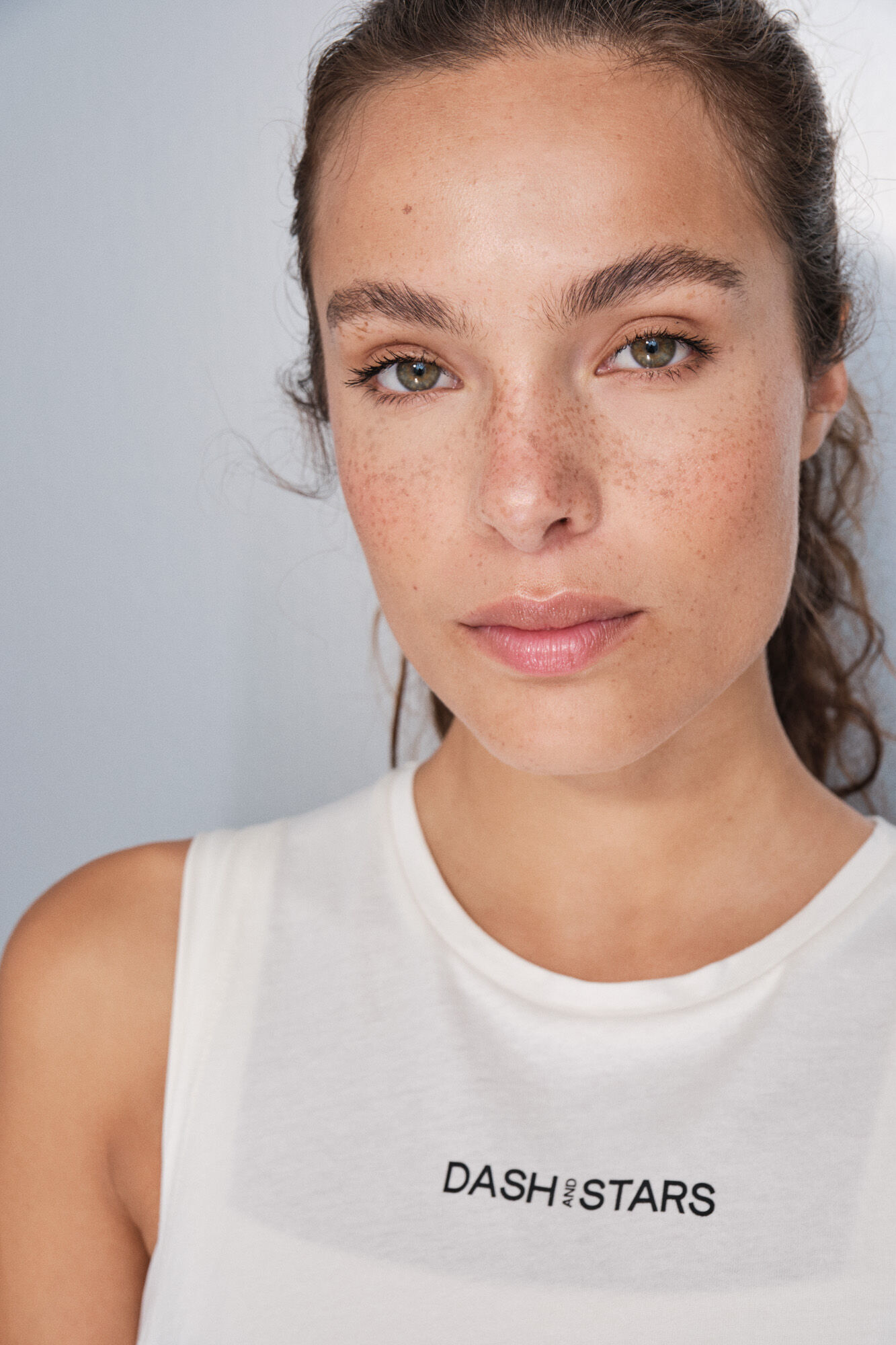 Dash and Stars T-shirt halter sem mangas de algod&atilde;o branco beige