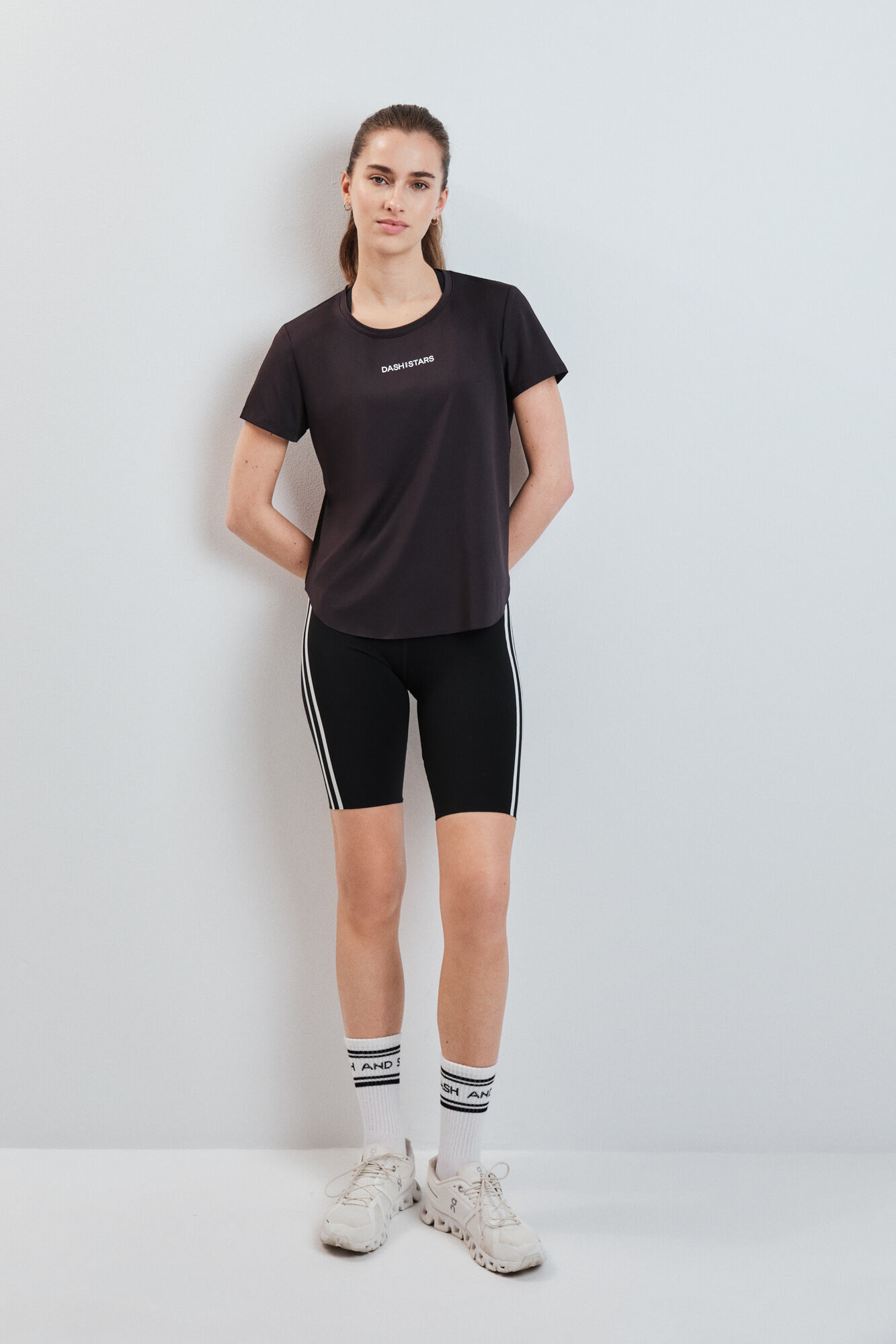 Dash and Stars T-shirt t&eacute;cnica com painel mesh preta preto