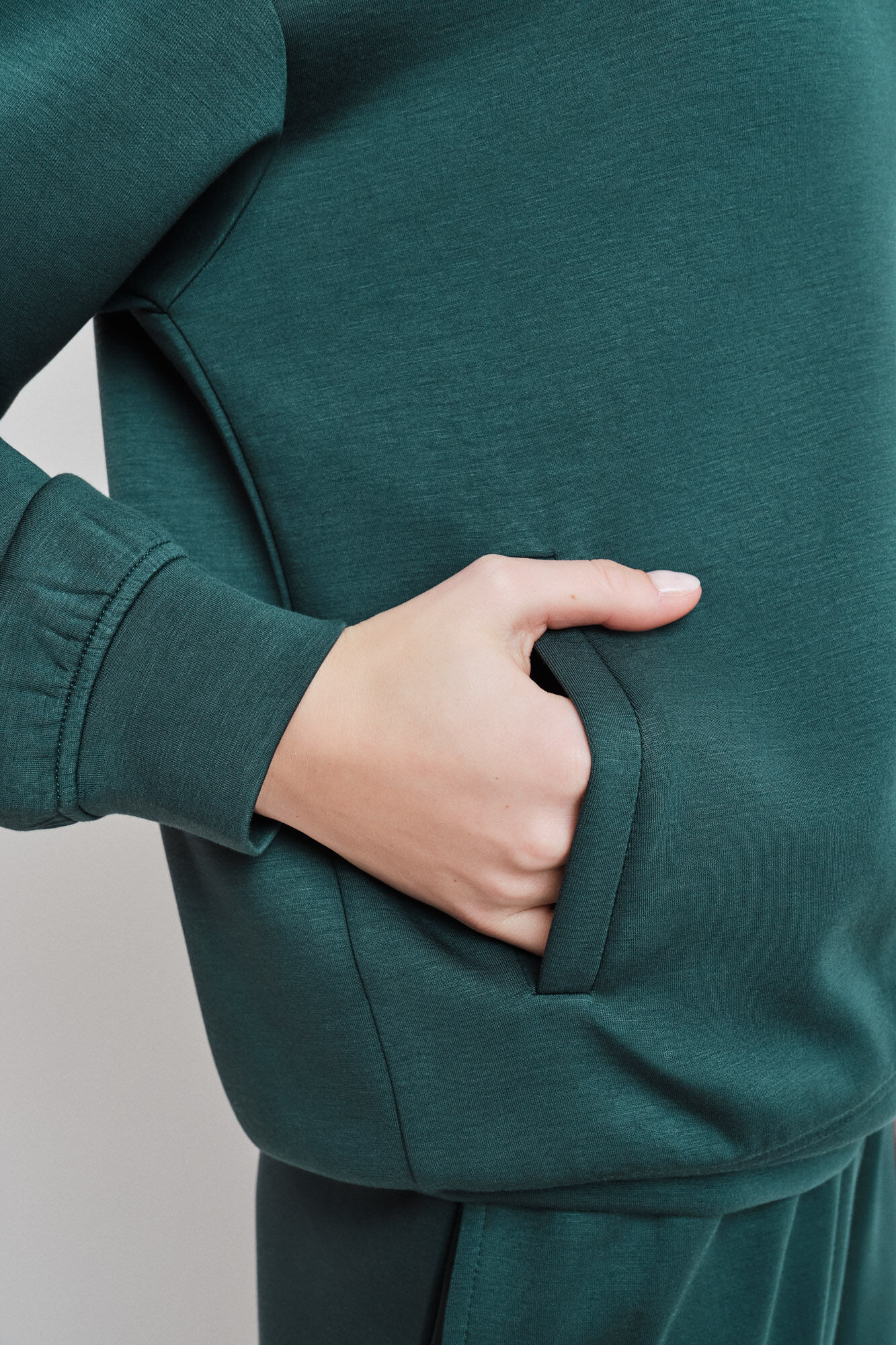 Dash and Stars Sweatshirt com capuz verde verde