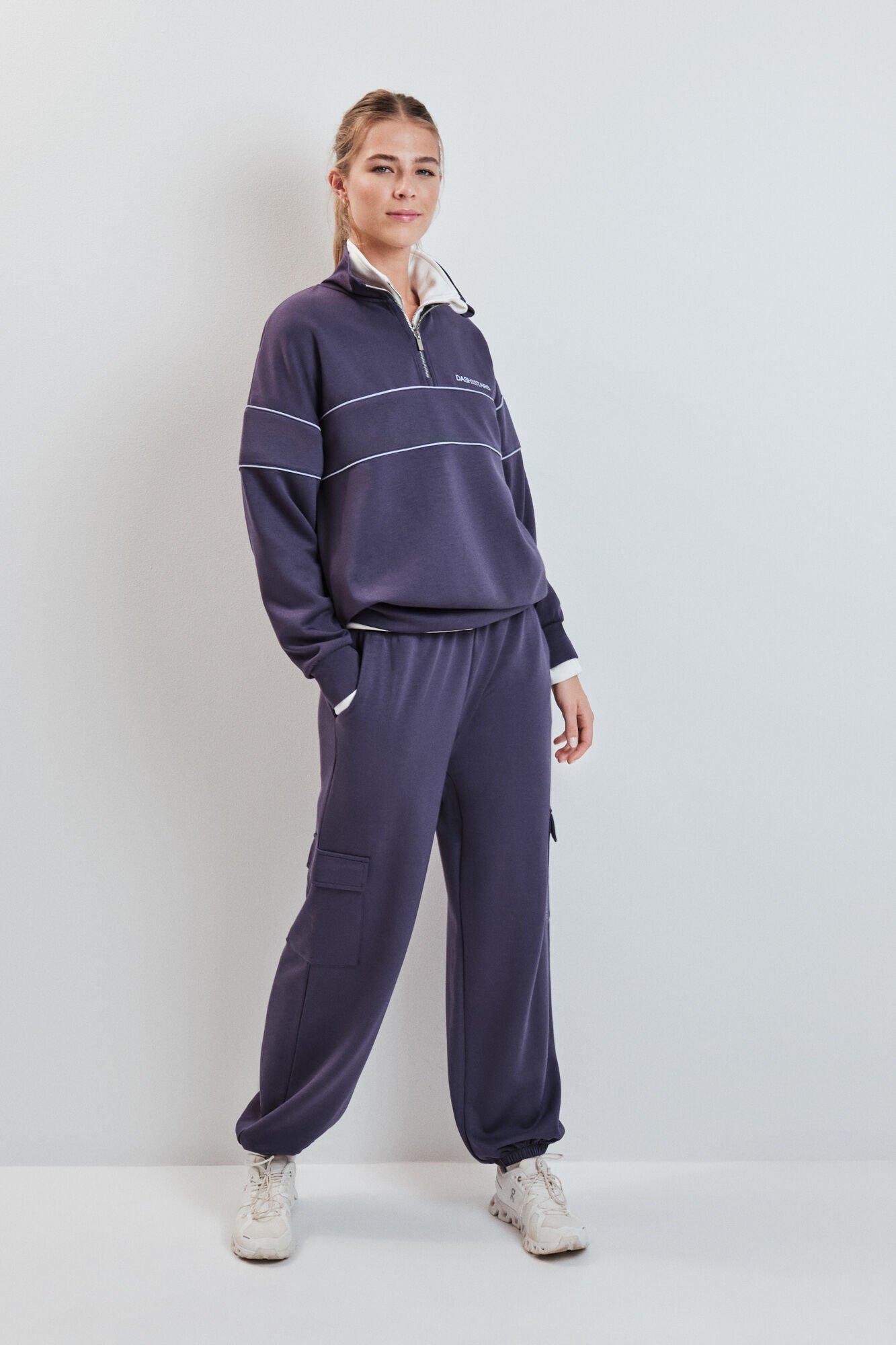 Dash and Stars Cal&ccedil;a comprida larga cinzenta cinzento