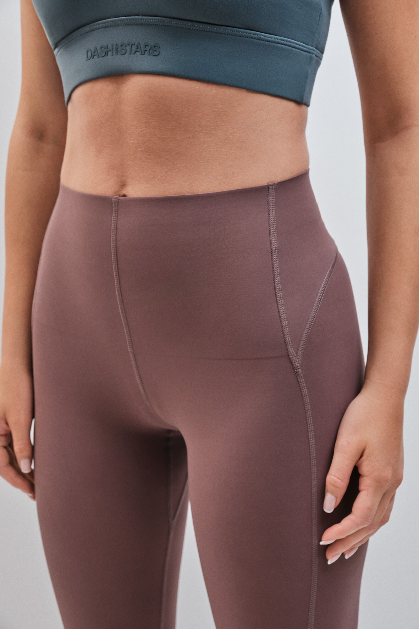 Dash and Stars Leggings COMPRESSIVE largo marr&oacute;n