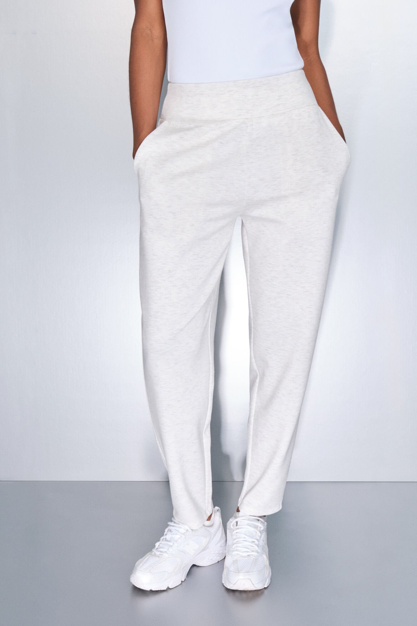 Dash and Stars Cal&ccedil;a jogger branca beige