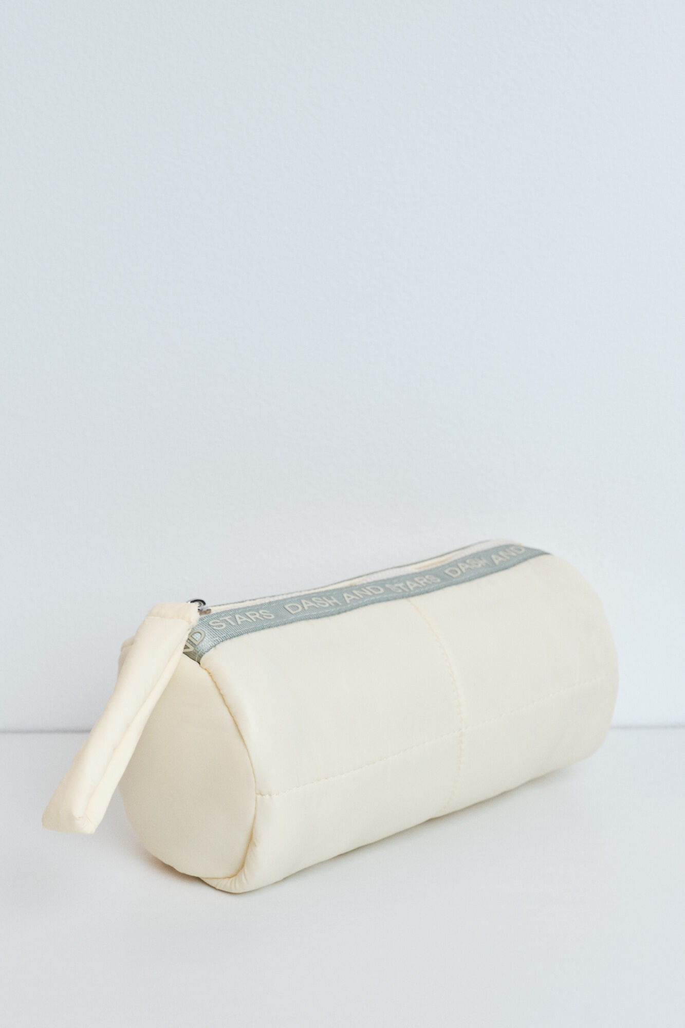 Dash and Stars N&eacute;cessaire tipo bowling m&eacute;dio amarelo impress&atilde;o