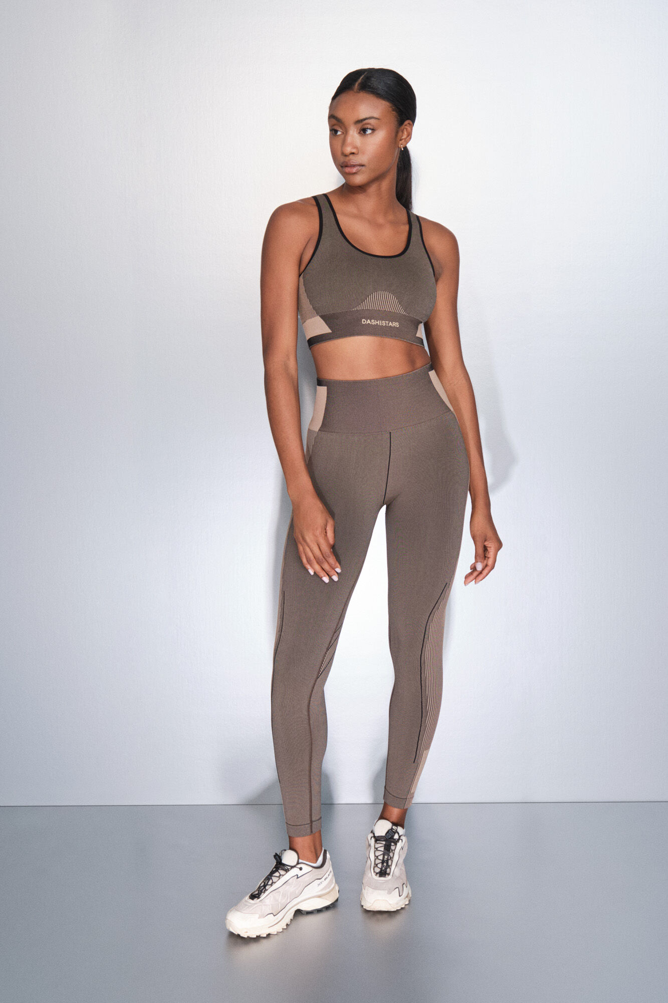 Dash and Stars Soutien desportivo marrom SEAMLESS FIT marrom