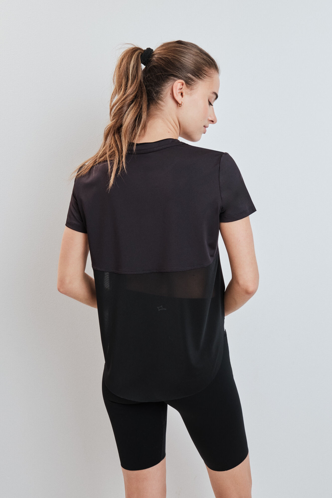 Dash and Stars T-shirt t&eacute;cnica com painel mesh preta preto