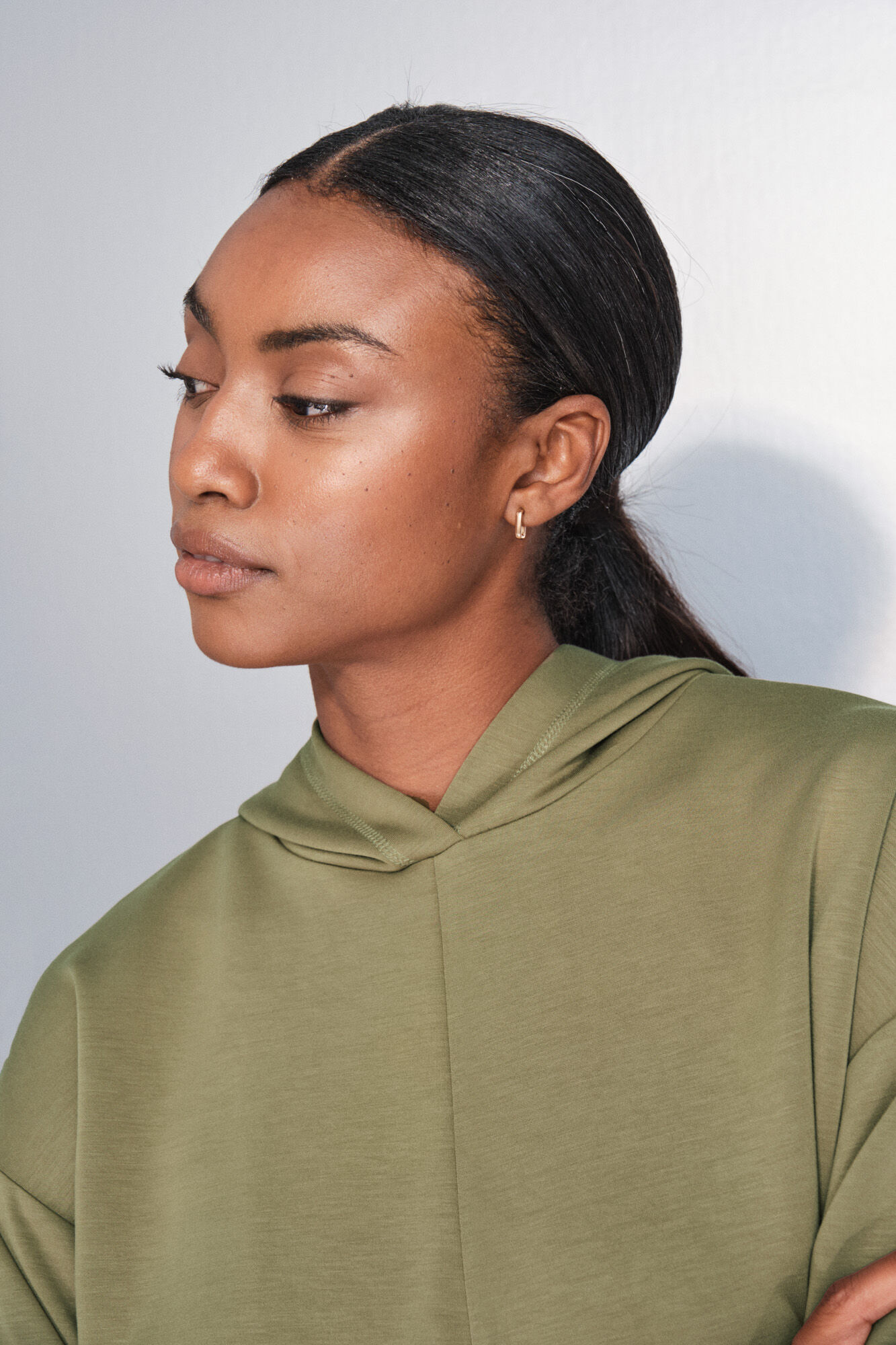 Dash and Stars Sweatshirt c&aacute;qui drapeado beige