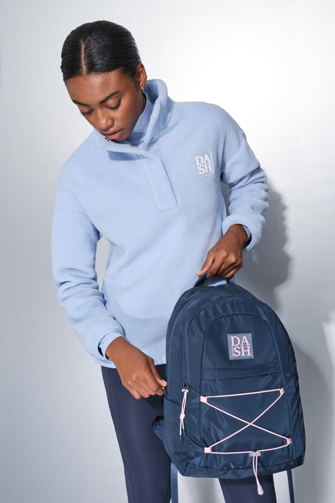 Dash and Stars Mochila esportiva azul com el&aacute;sticos rosa