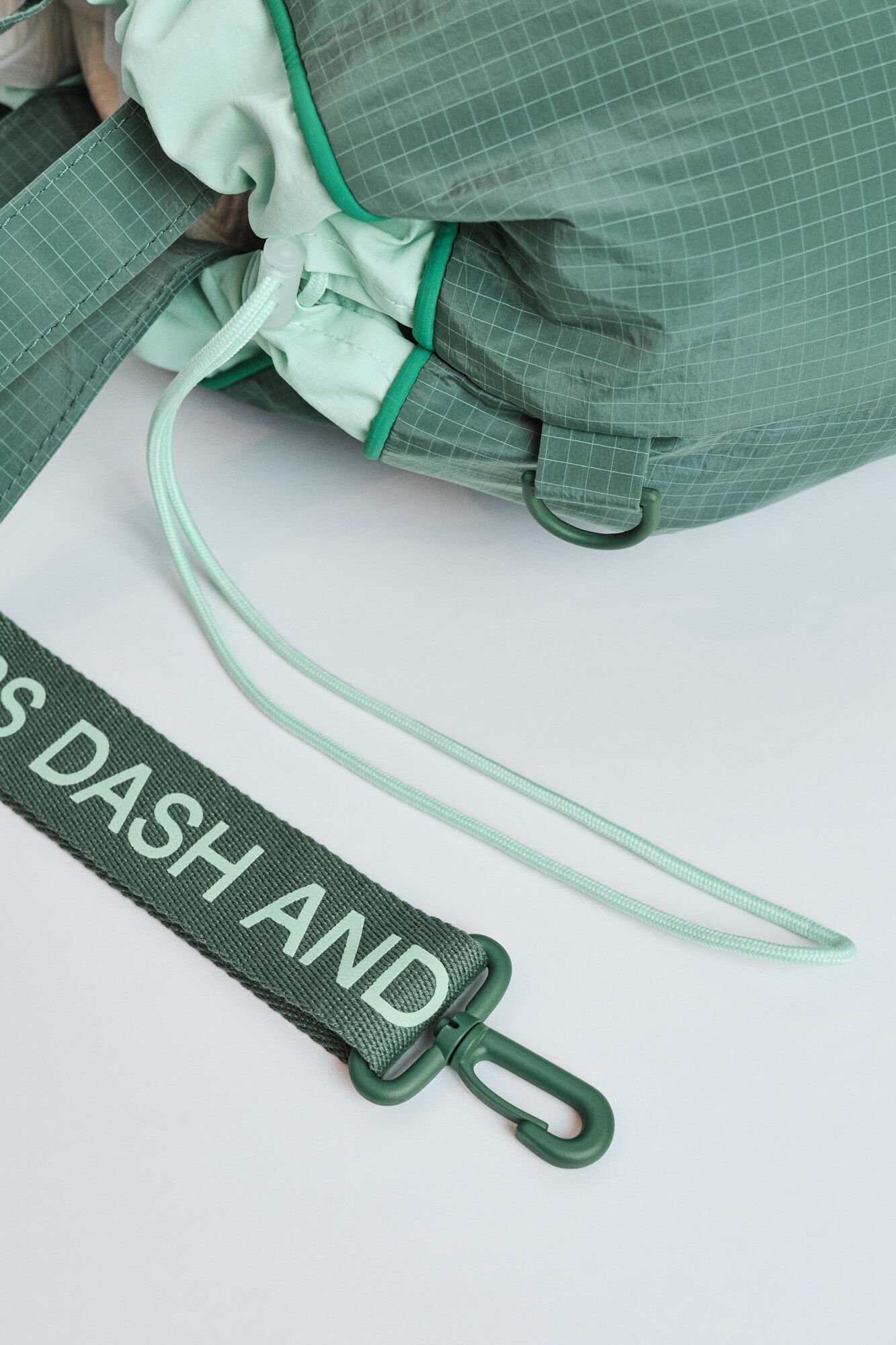 Dash and Stars Mala tote bag acolchoada em nylon