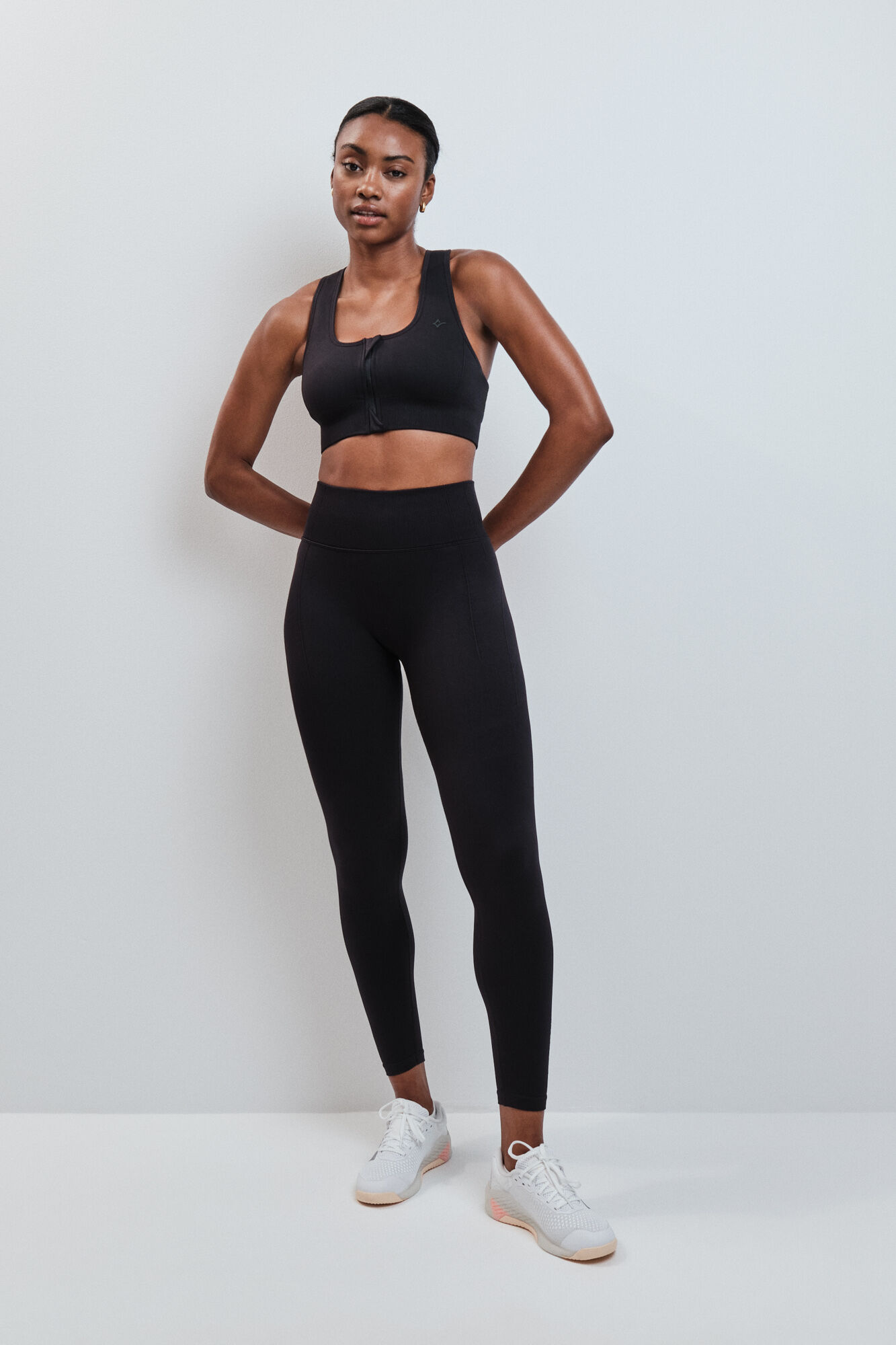 Dash and Stars Soutien desportivo preto fecho-&eacute;clair SEAMLESS FIT preto