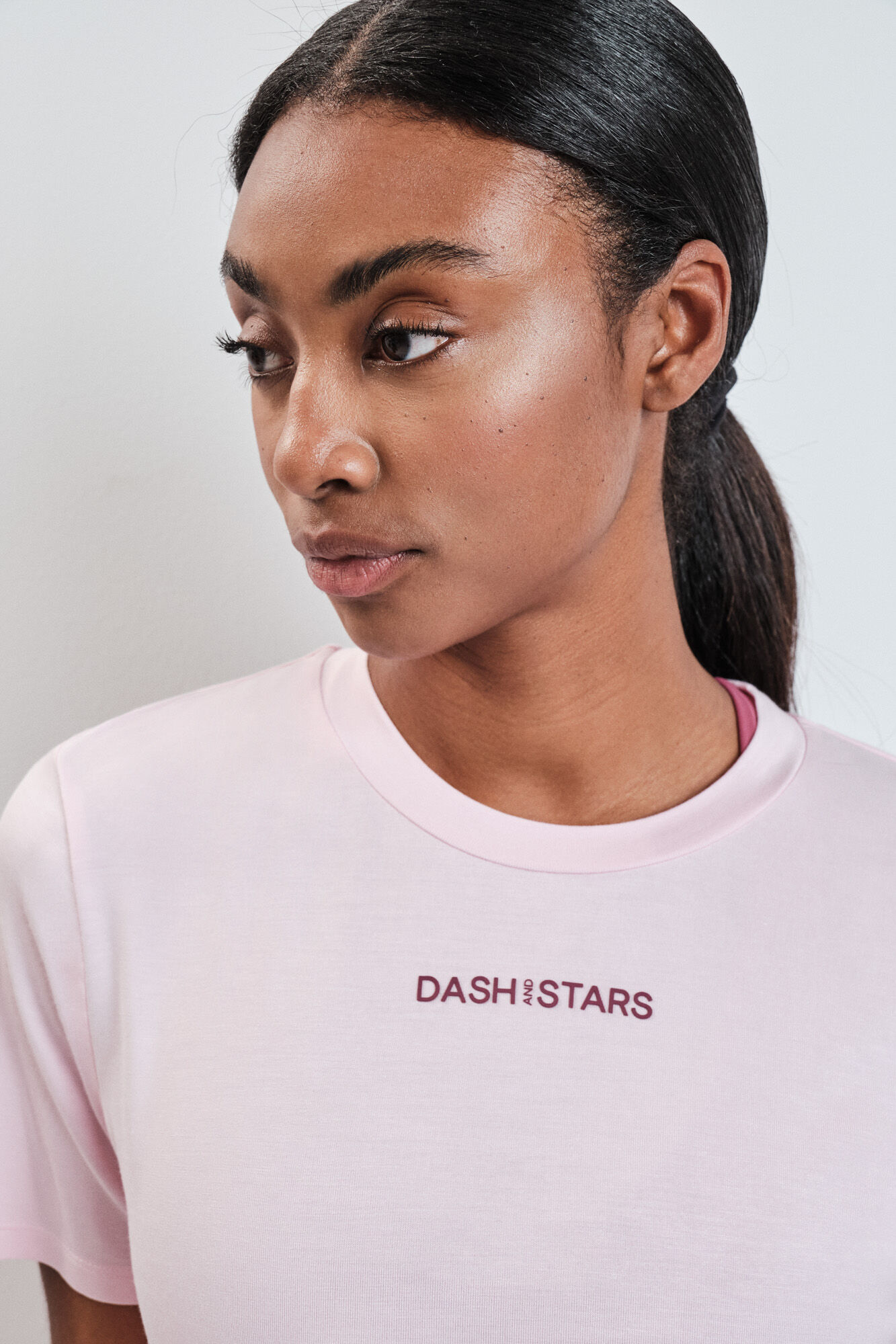 Dash and Stars T-shirt manga curta em modal rosa rosa
