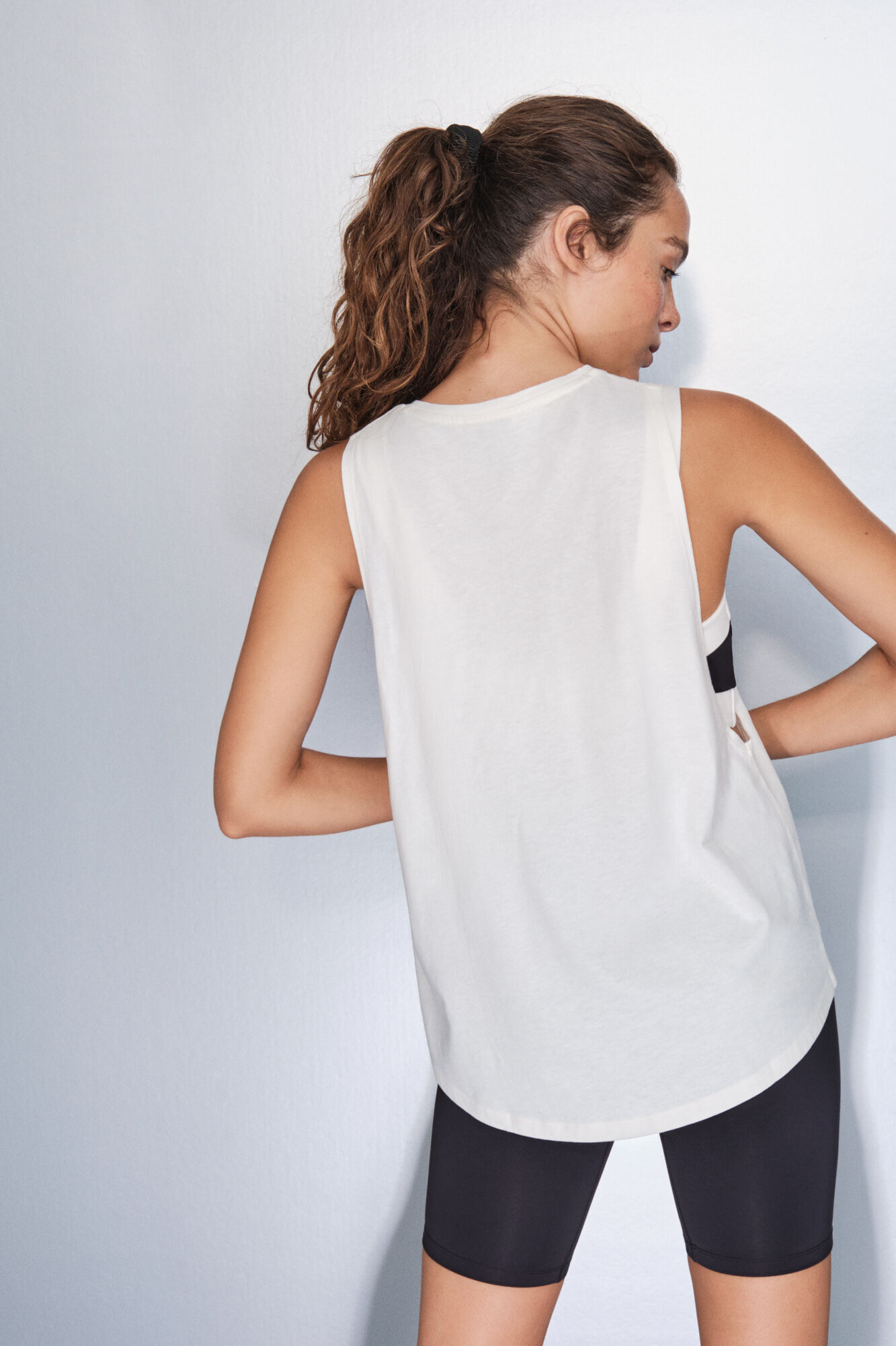 Dash and Stars T-shirt halter sem mangas de algod&atilde;o branco beige