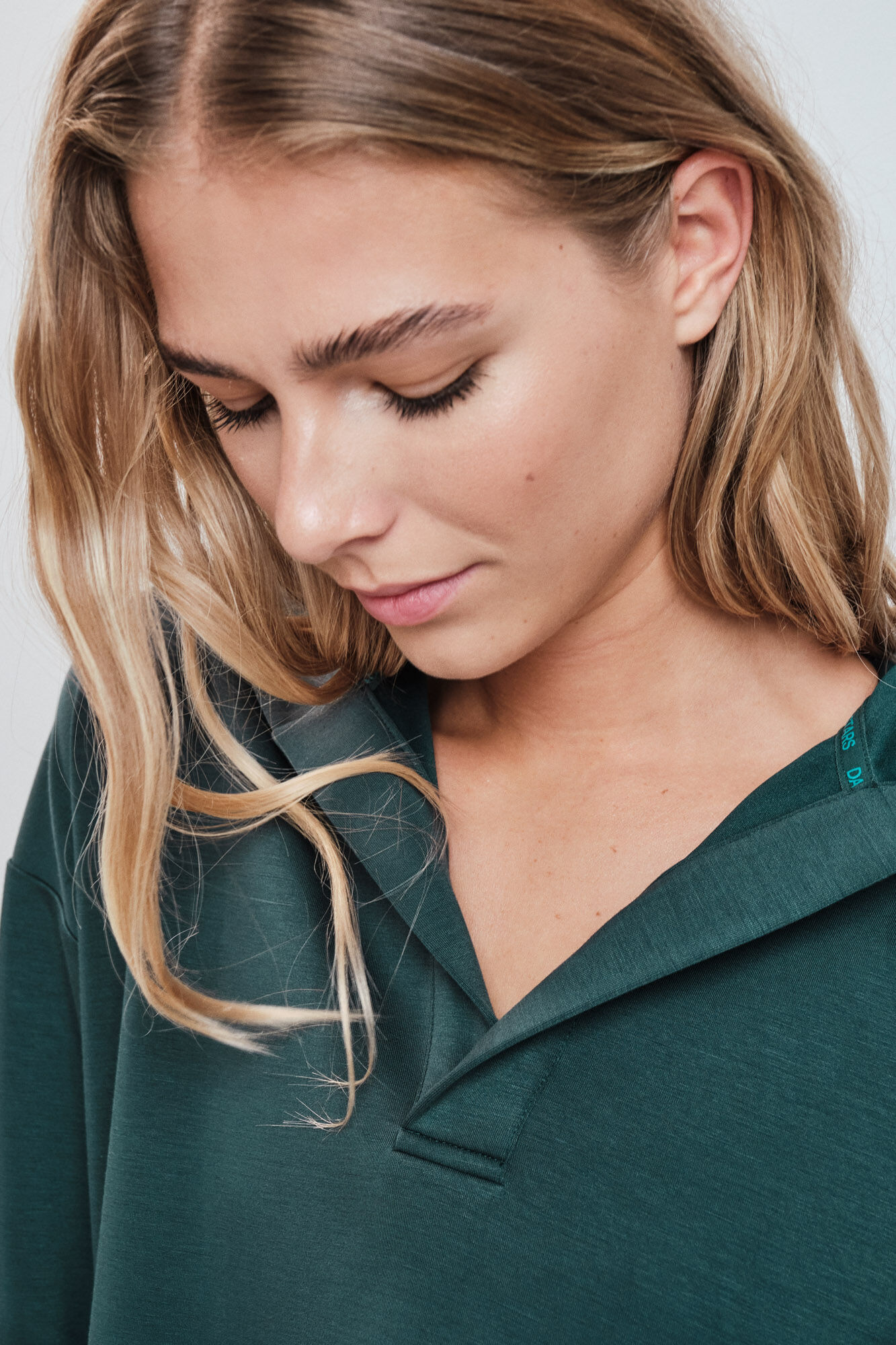 Dash and Stars Sweatshirt com capuz verde verde