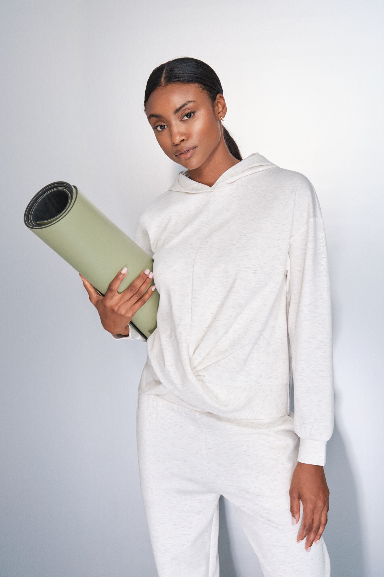 Dash and Stars Sweatshirt branco drapeado beige