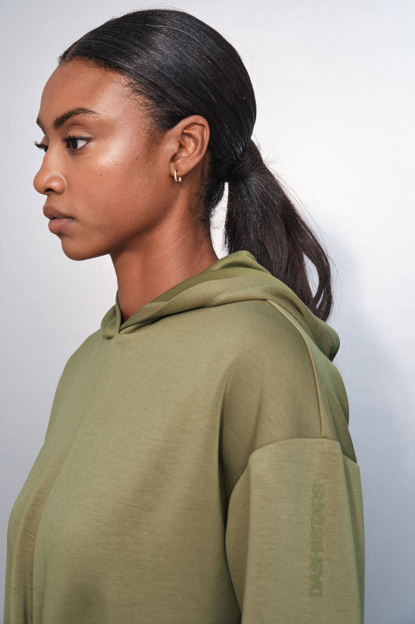 Dash and Stars Sweatshirt c&aacute;qui drapeado beige