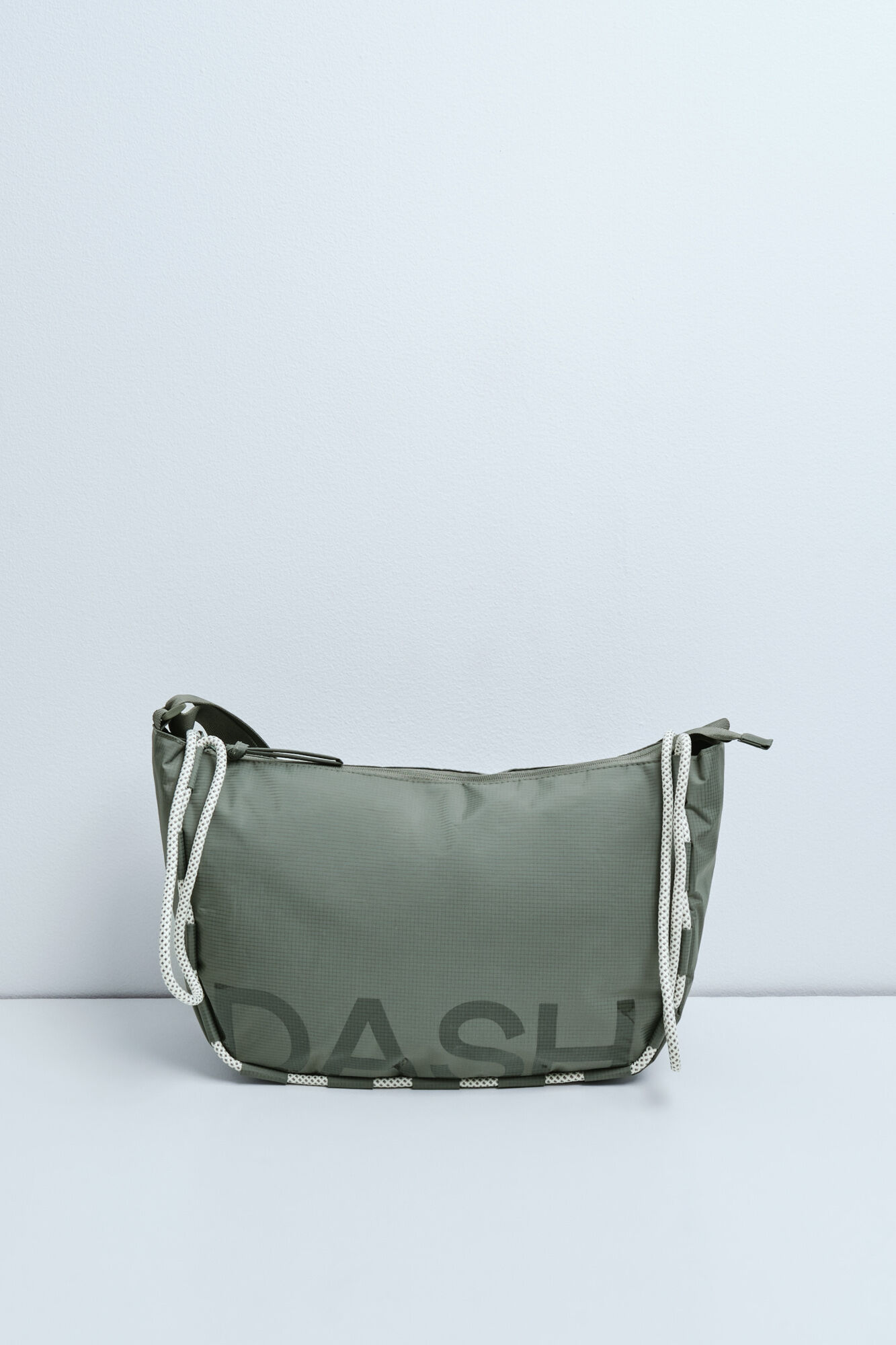 Dash and Stars Mala a tiracolo em nylon metalizado gren&aacute;