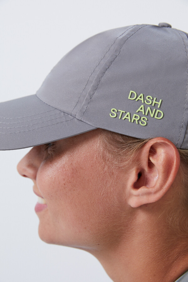 Dash and Stars Gorra water repellent plateada gris