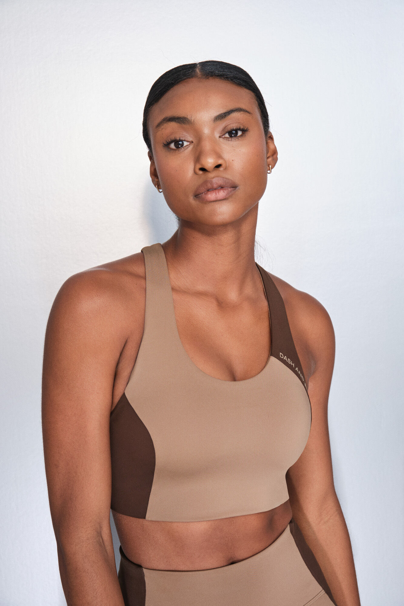 Dash and Stars Sujetador deportivo 4D STRETCH color block nude