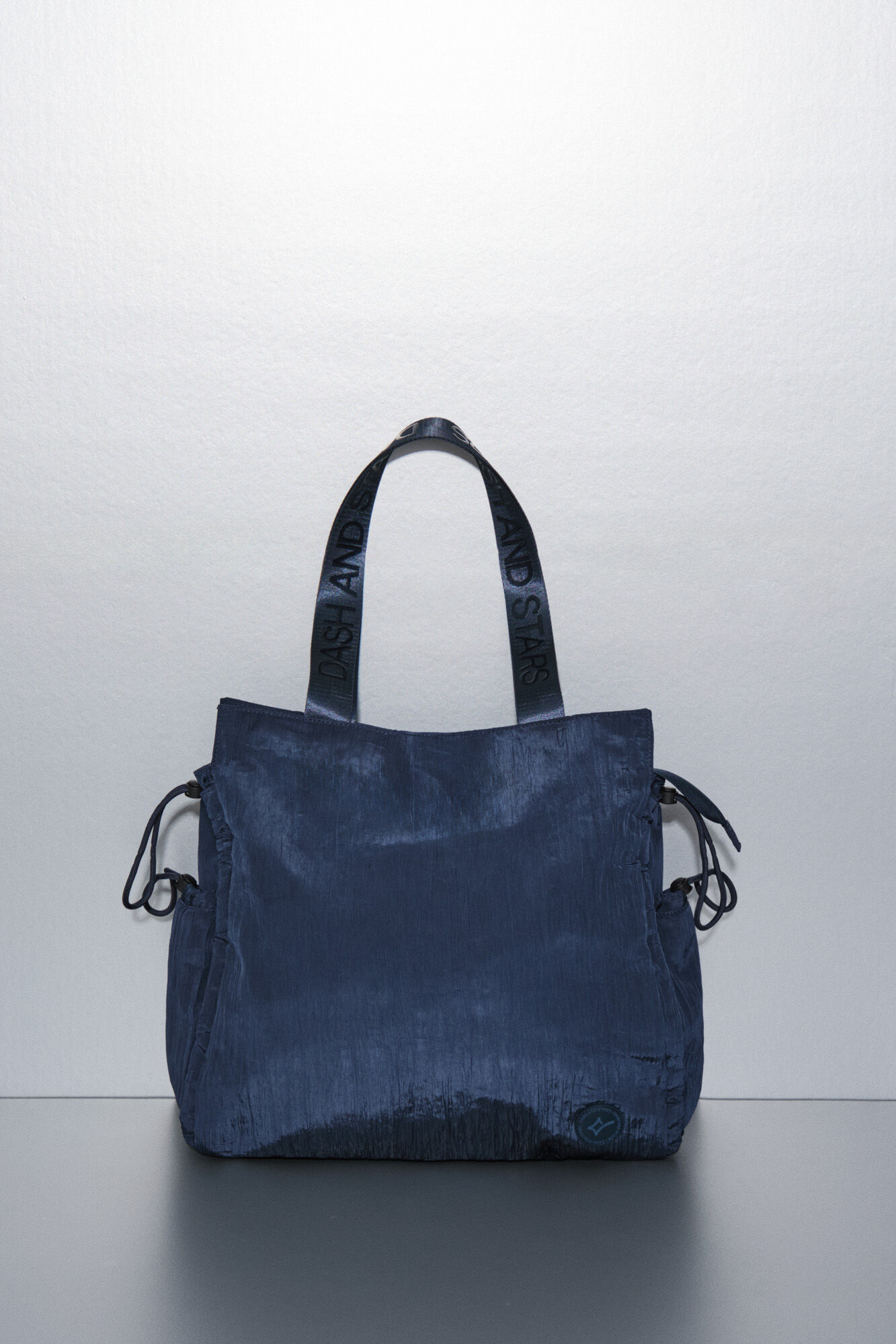 Dash and Stars Mala tote de nylon acetinado azul azul