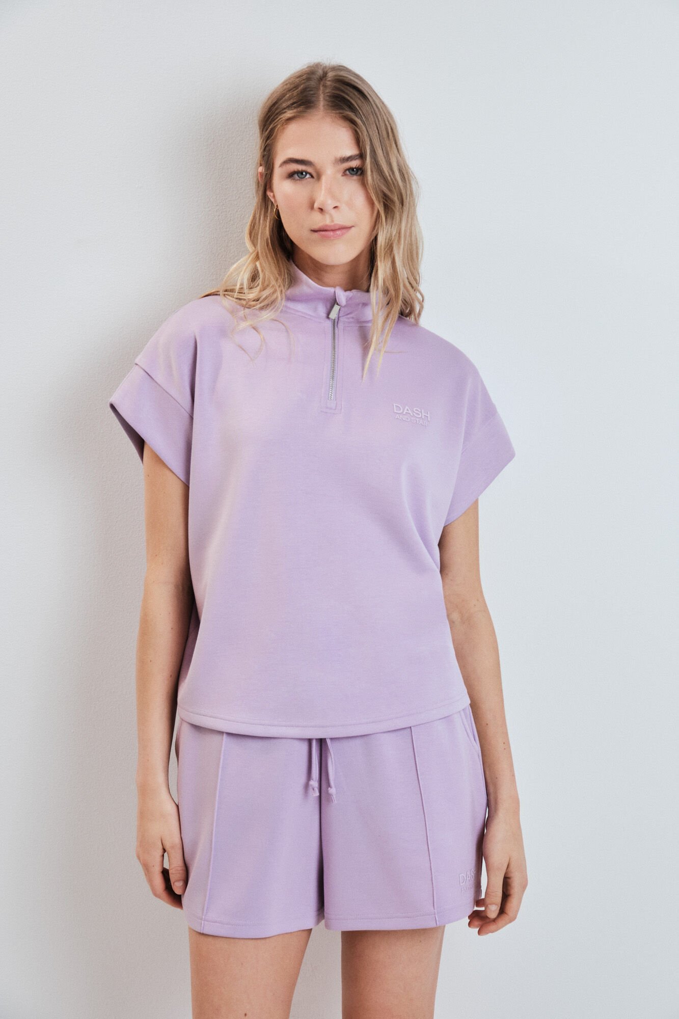 Dash and Stars Sweatshirt manga curta em viscose suave rosa rosa