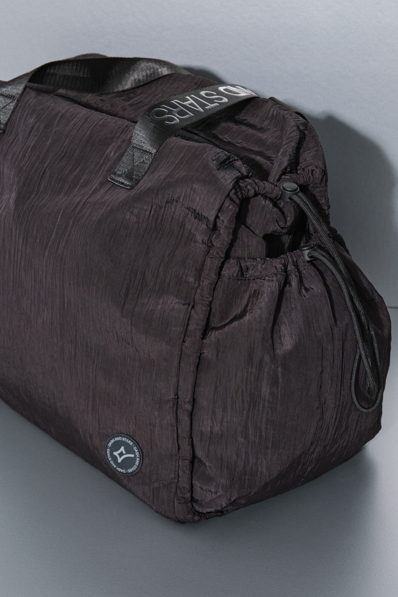 Dash and Stars Mala de viagem de nylon acetinado preto preto