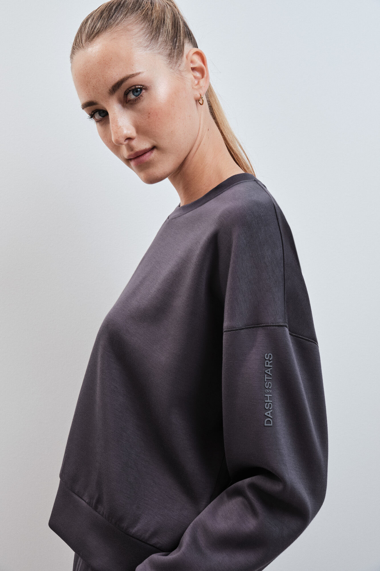 Dash and Stars Sweatshirt college em modal cinza cinzento