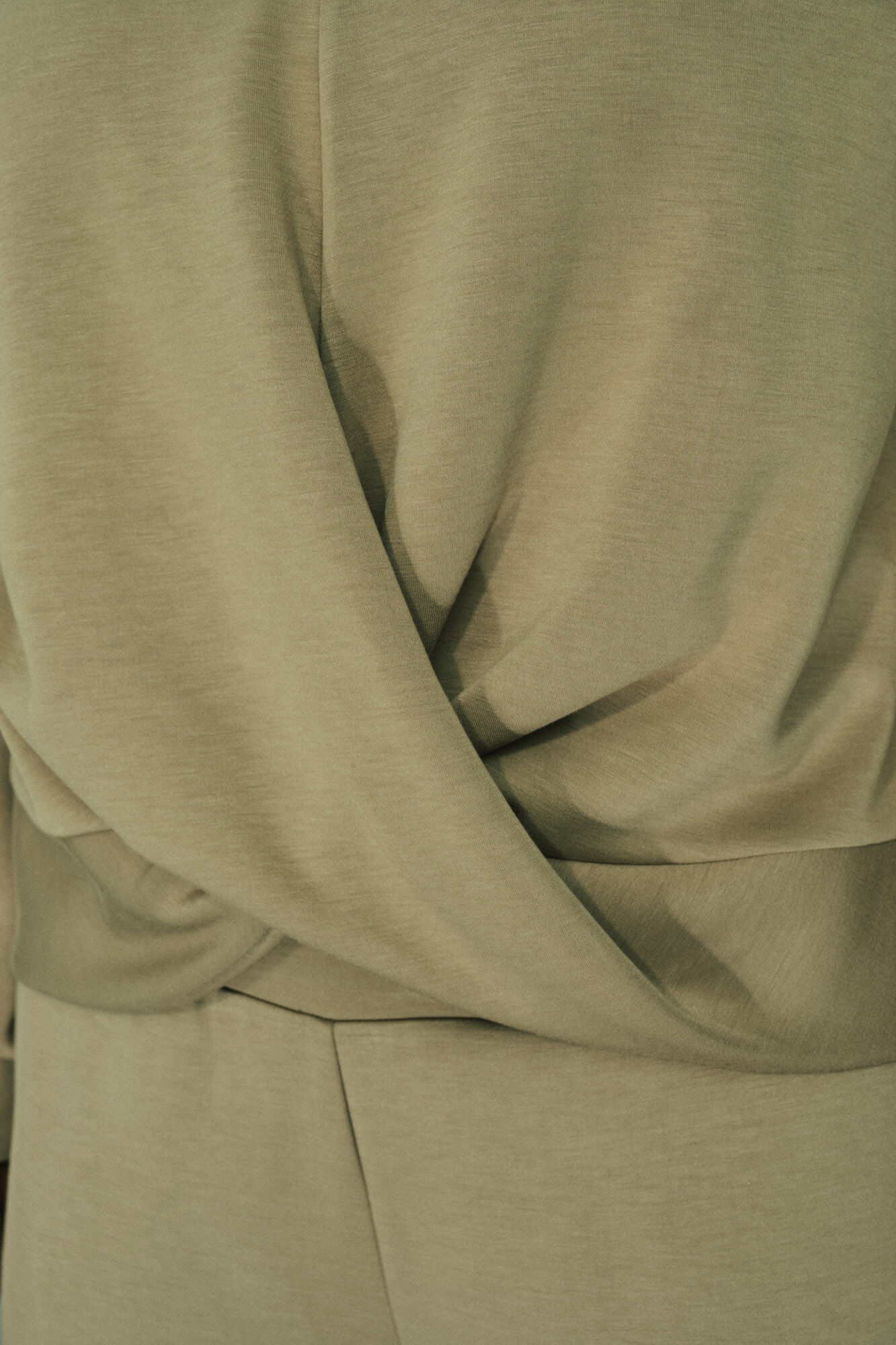 Dash and Stars Sweatshirt c&aacute;qui drapeado beige