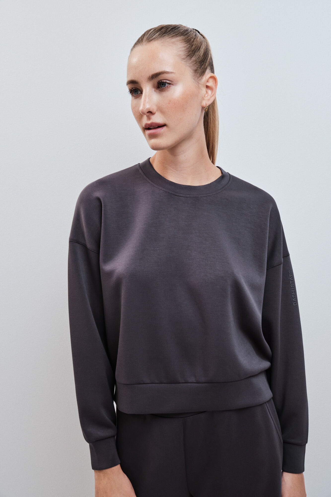 Dash and Stars Sweatshirt college em modal cinza cinzento
