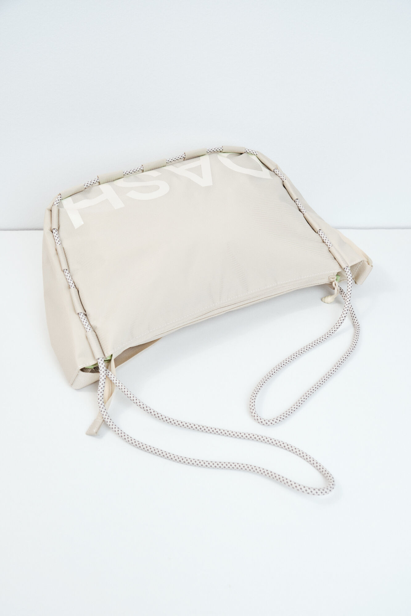 Dash and Stars Bolsa bandolera cruzada t&eacute;cnica marr&oacute;n nude