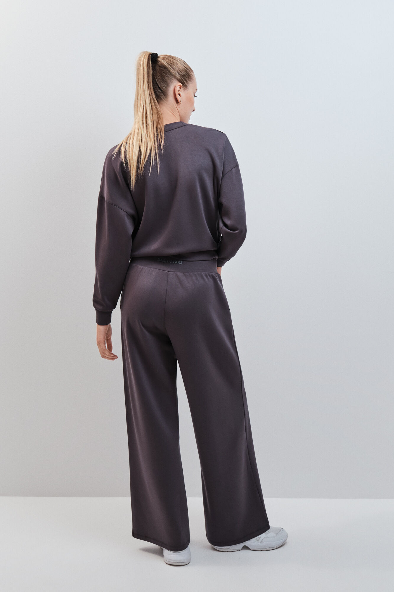 Dash and Stars Cal&ccedil;a comprida larga em modal cinza cinzento