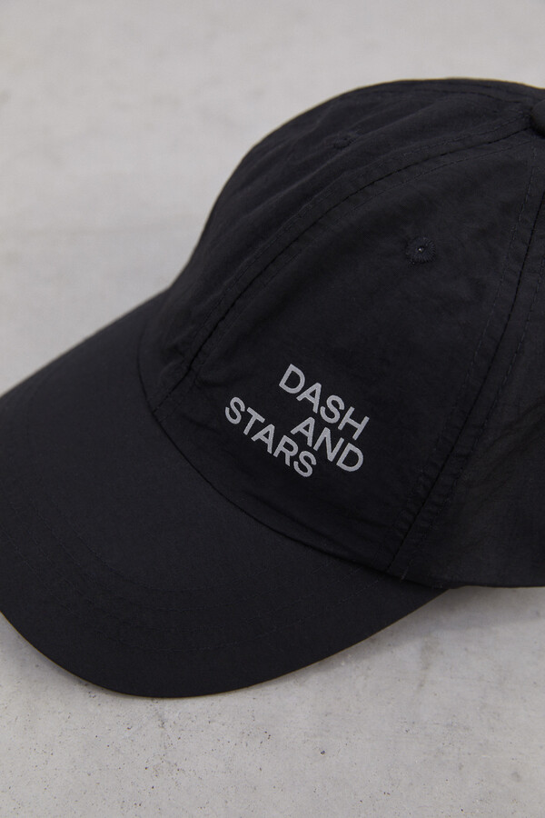 Dash and Stars Gorro preto técnica logo reflectante preto