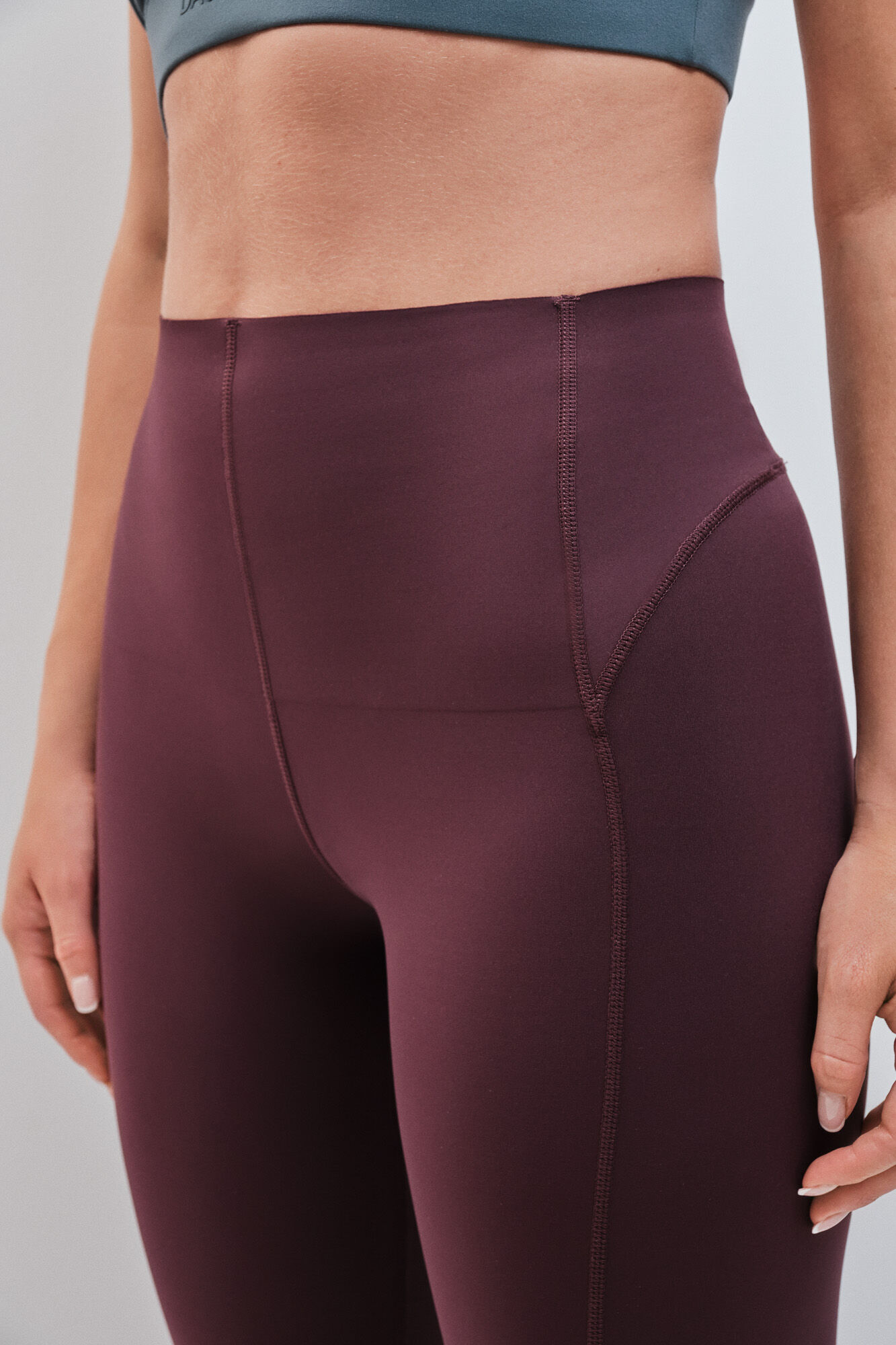Dash and Stars Leggings COMPRESSIVE largo granate estampado