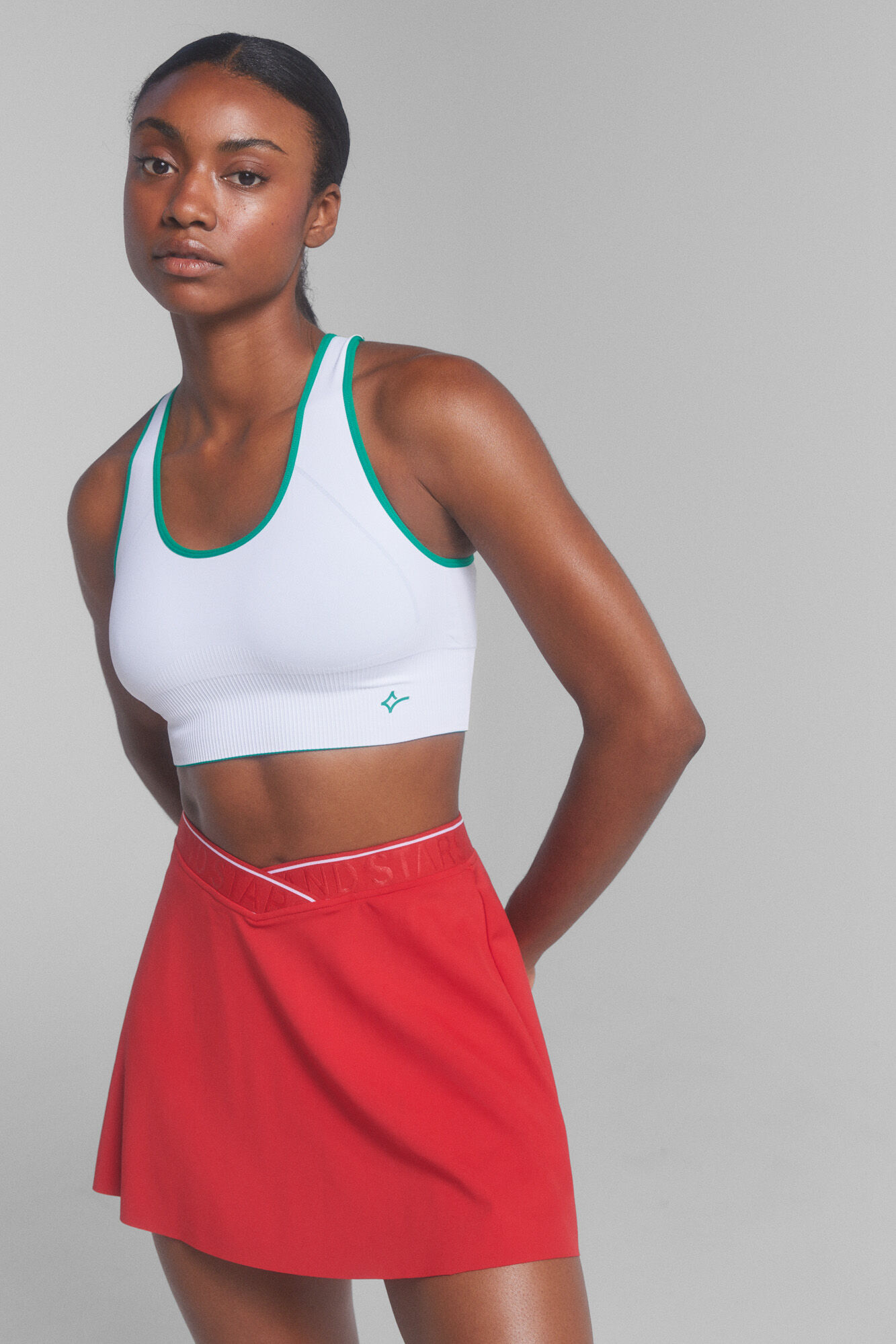 Faldas con deportivas hot sale