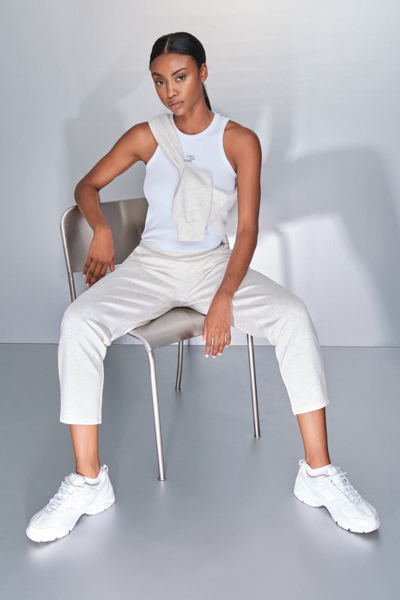 Dash and Stars Cal&ccedil;a jogger branca beige