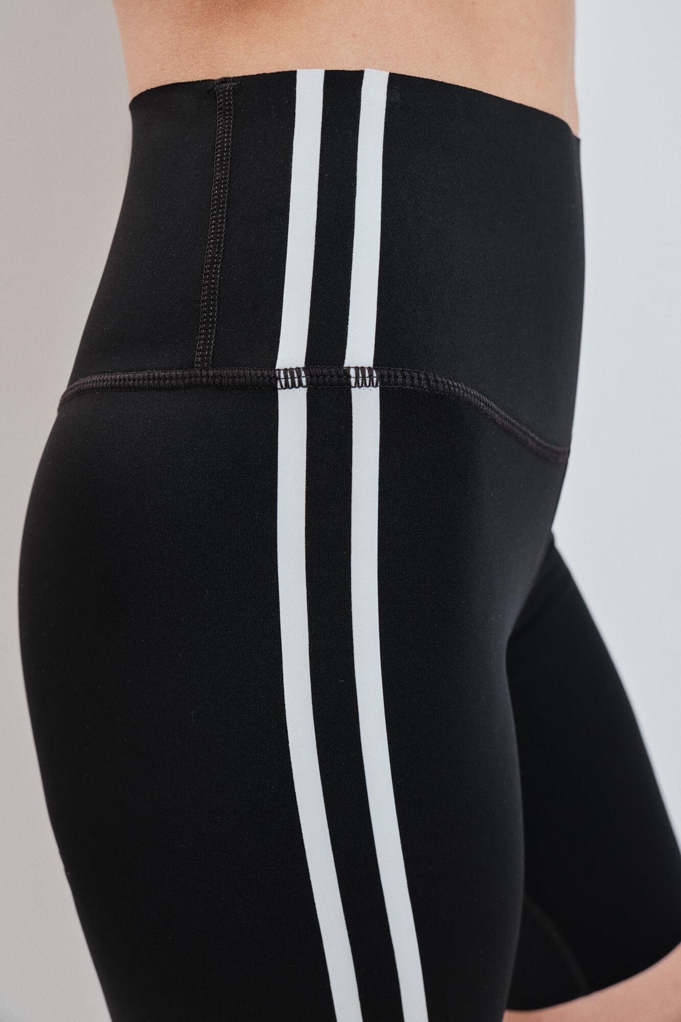 Dash and Stars Leggings COMPRESSIVE pirata negro negro