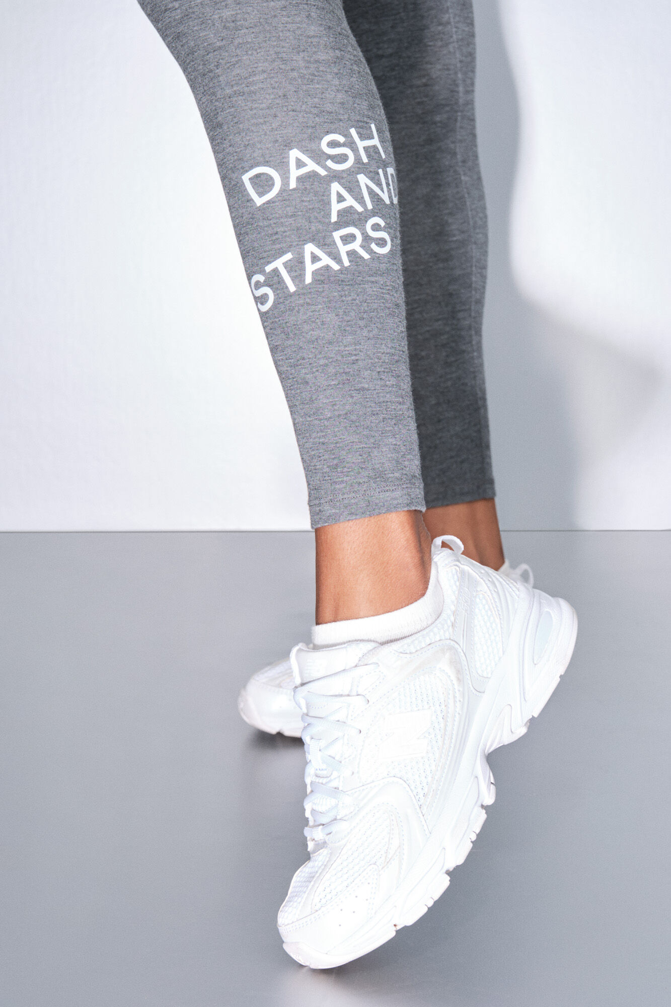 Dash and Stars Leggings largos gris gris