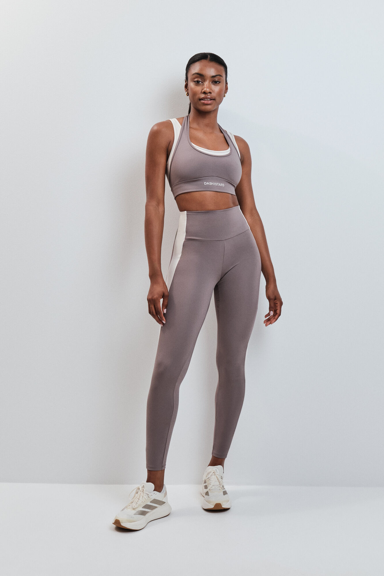 Dash and Stars Soutien desportivo 4D Stretch sobreposi&ccedil;&atilde;o contraste marrom cru