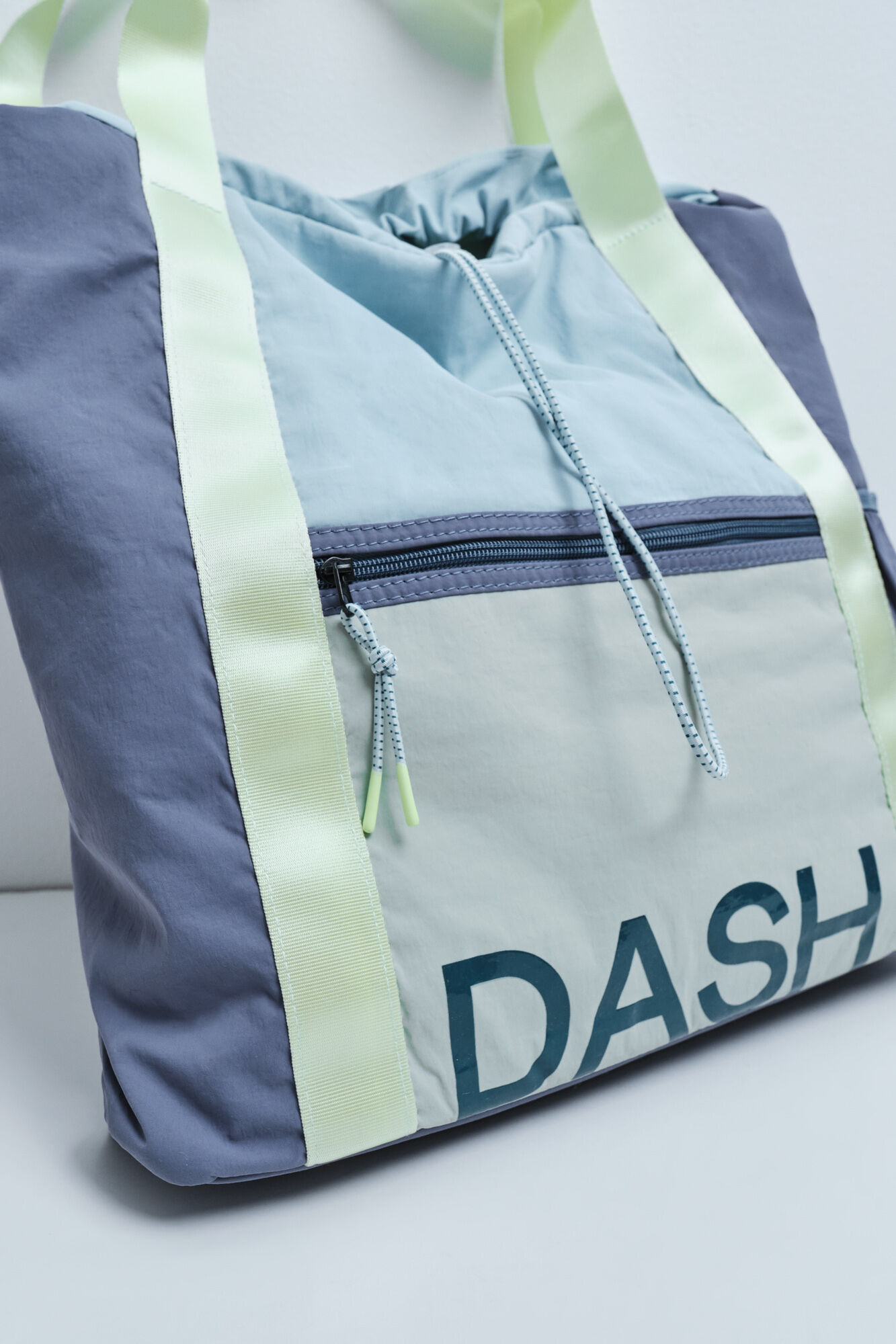 Dash and Stars Bolsa tote nylon color block verde