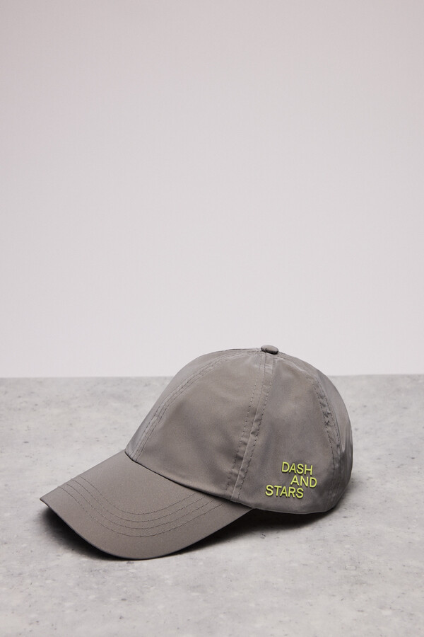 Dash and Stars Gorra water repellent plateada gris