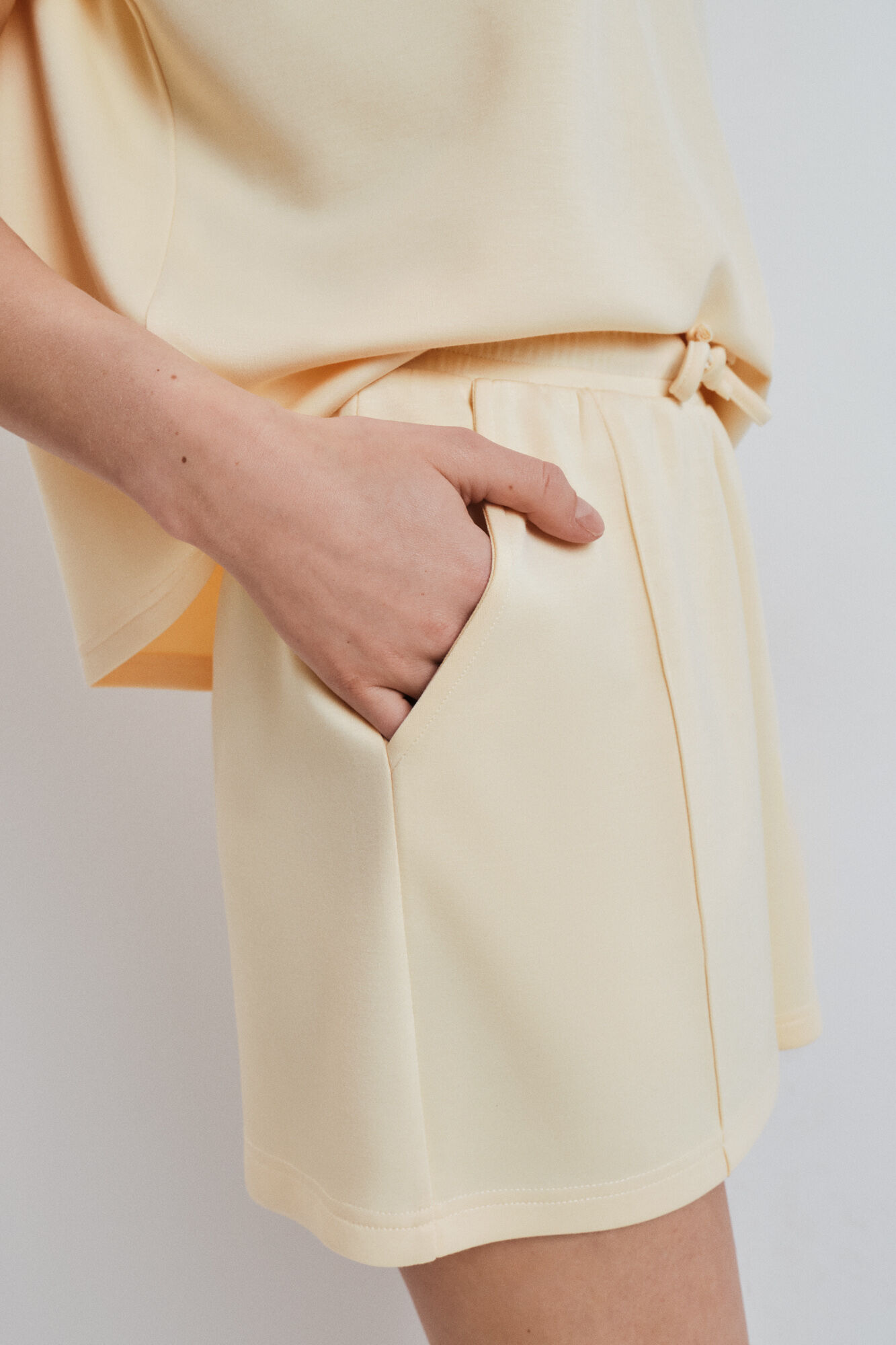 Dash and Stars Cal&ccedil;&otilde;es largos em viscose suave amarelo