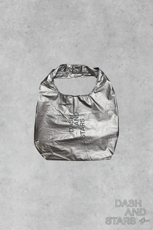 Dash and Stars Mala hobo cinza metálica com logo cinzento