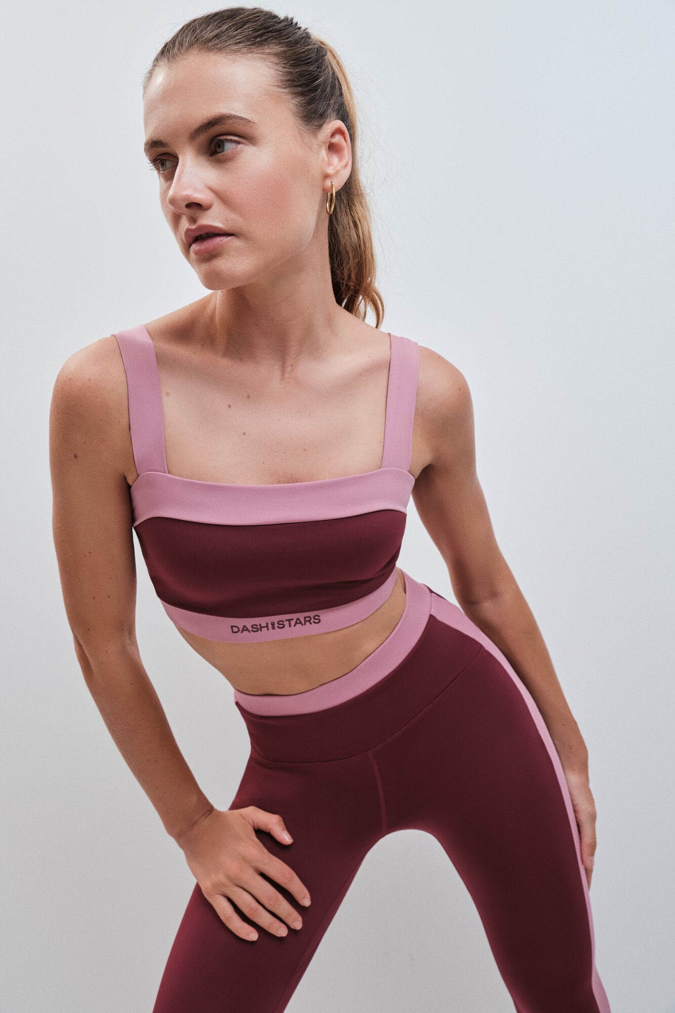 Dash and Stars Soutien desportivo bandeau 4D Stretch burgundy vermelho