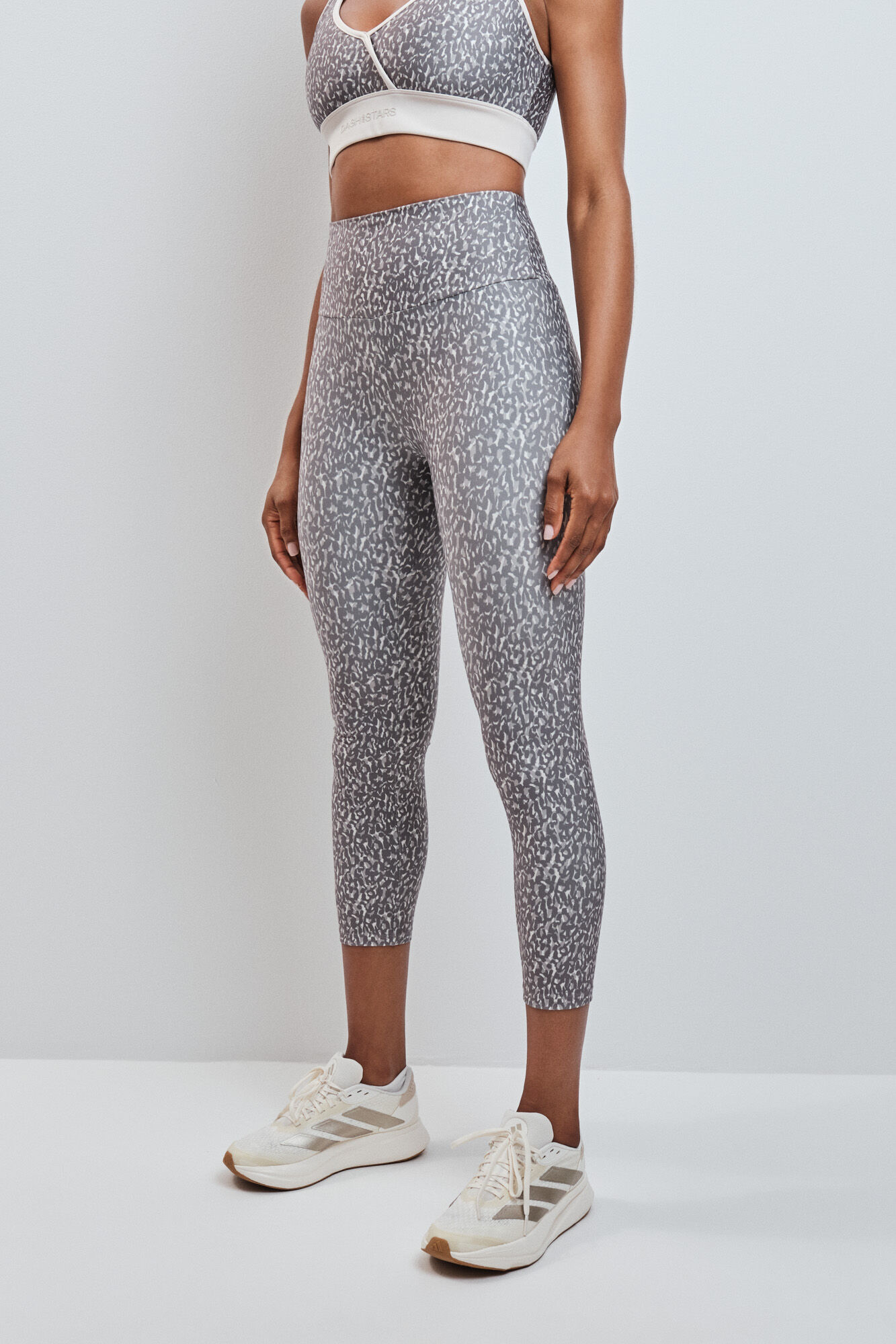 Dash and Stars Leggings crop 4D STRETCH estampado manchas marrom cru